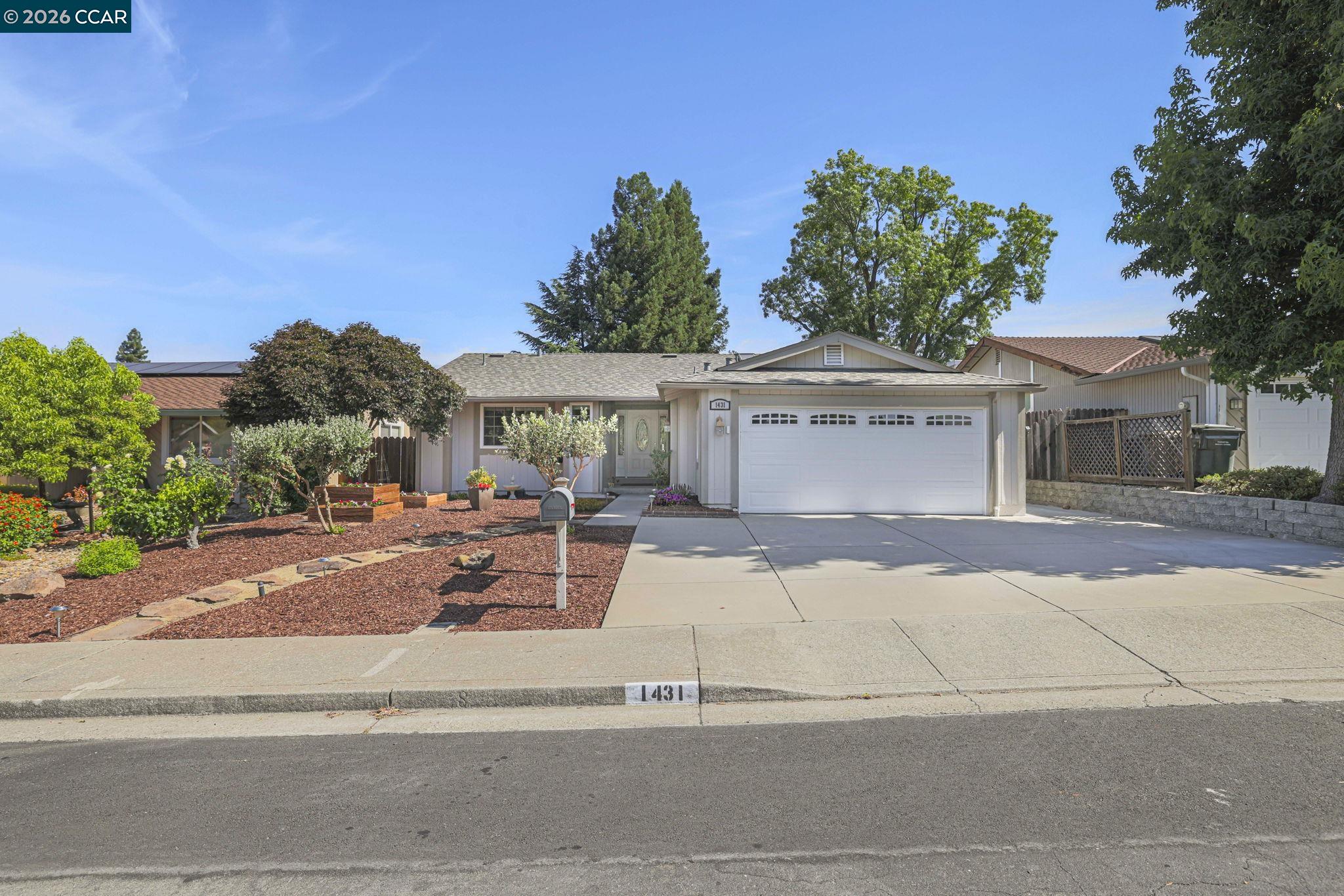 1431 Ridgewood Dr, Martinez CA 94553 — photo 2