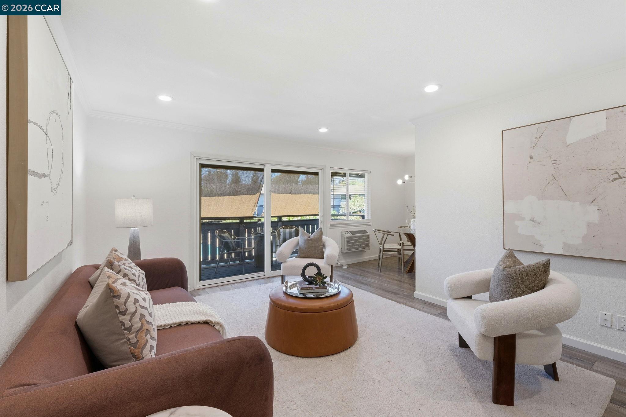 Photo #2: 41139617 Listing: Photo #2
