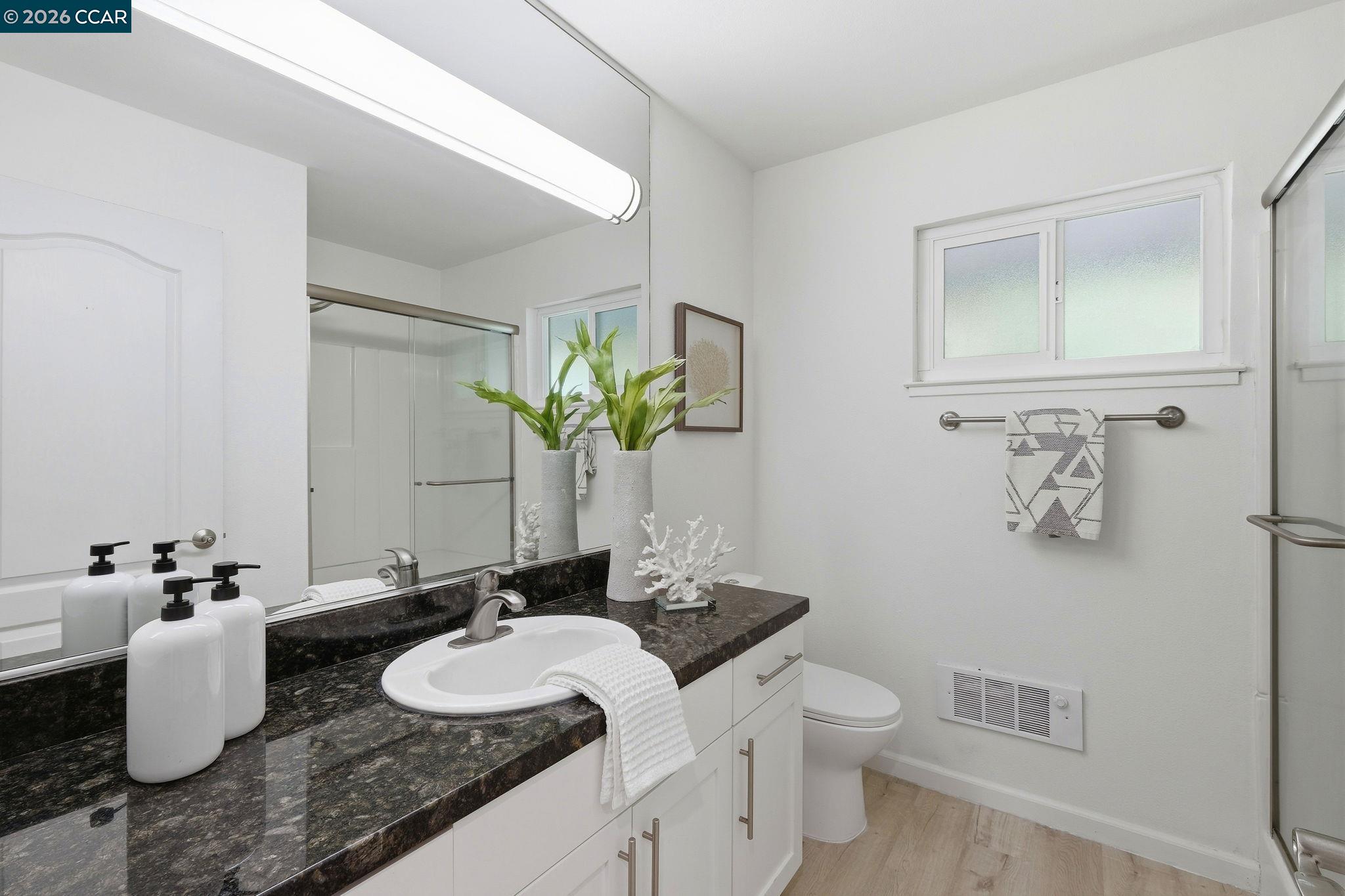 Photo #12: 41139617 Listing: Photo #12
