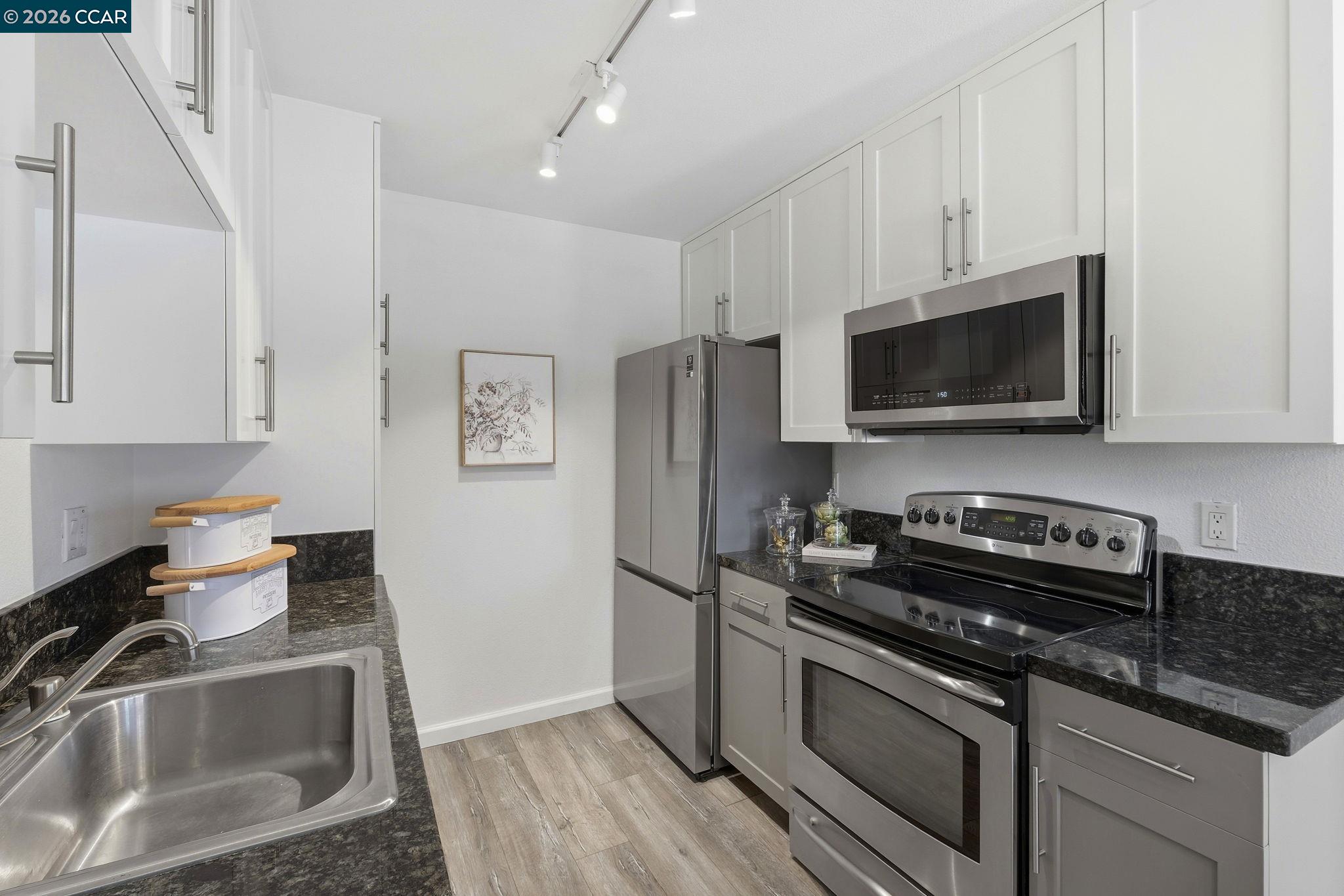 Photo #5: 41139617 Listing: Photo #5