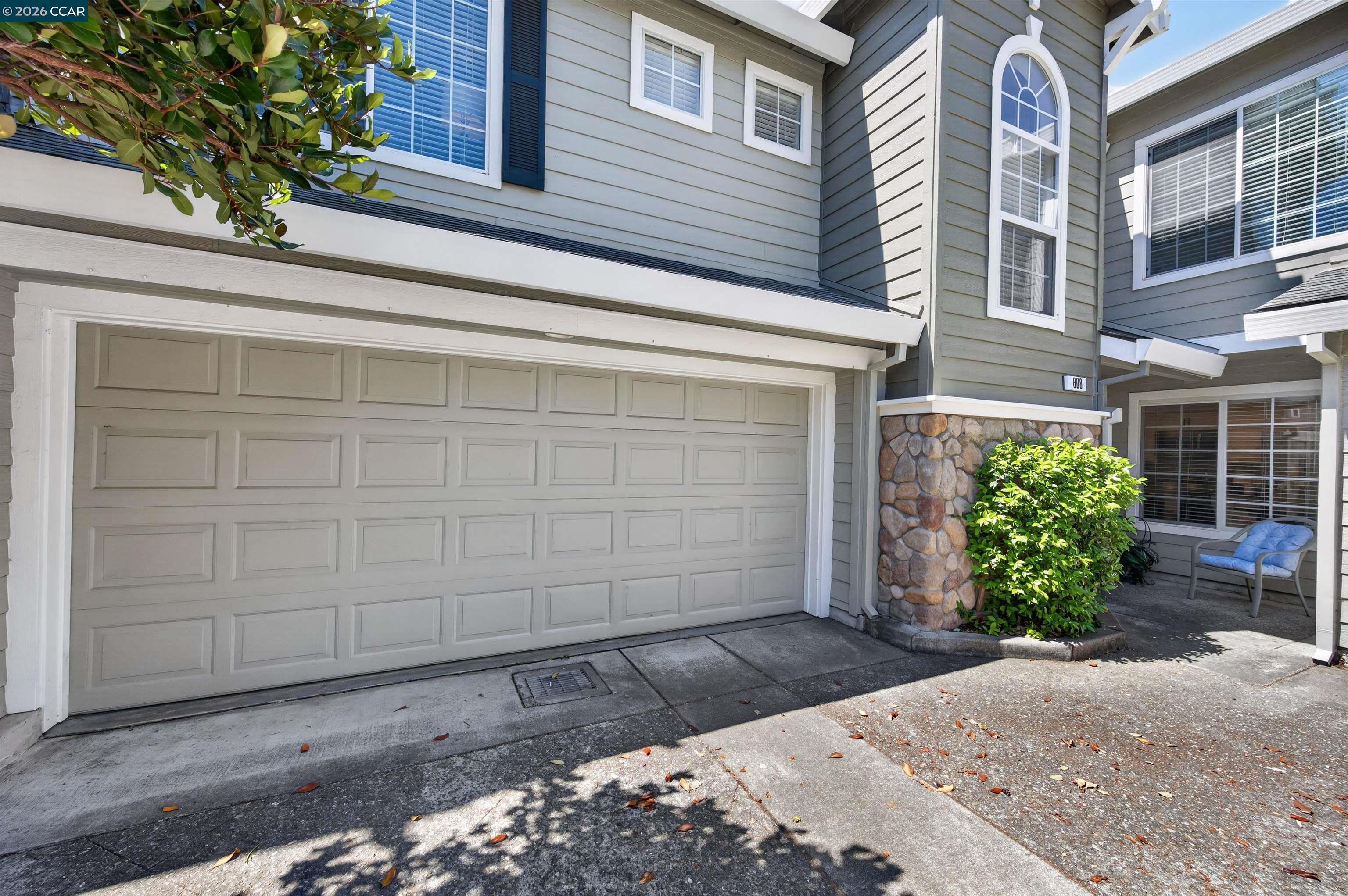Photo #2: 41139624 Listing: Photo #2