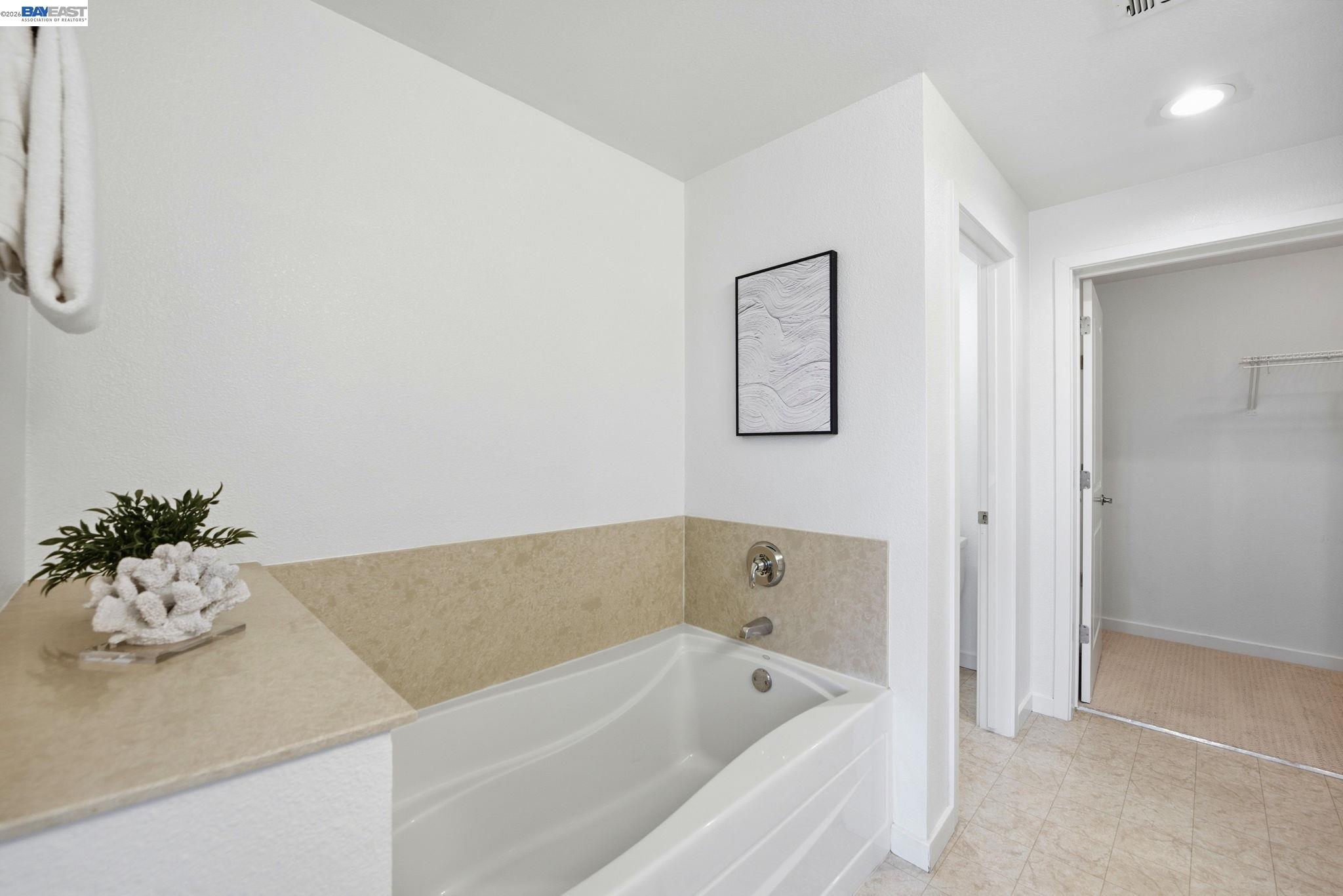 Photo #17: 41139641 Listing: Photo #17