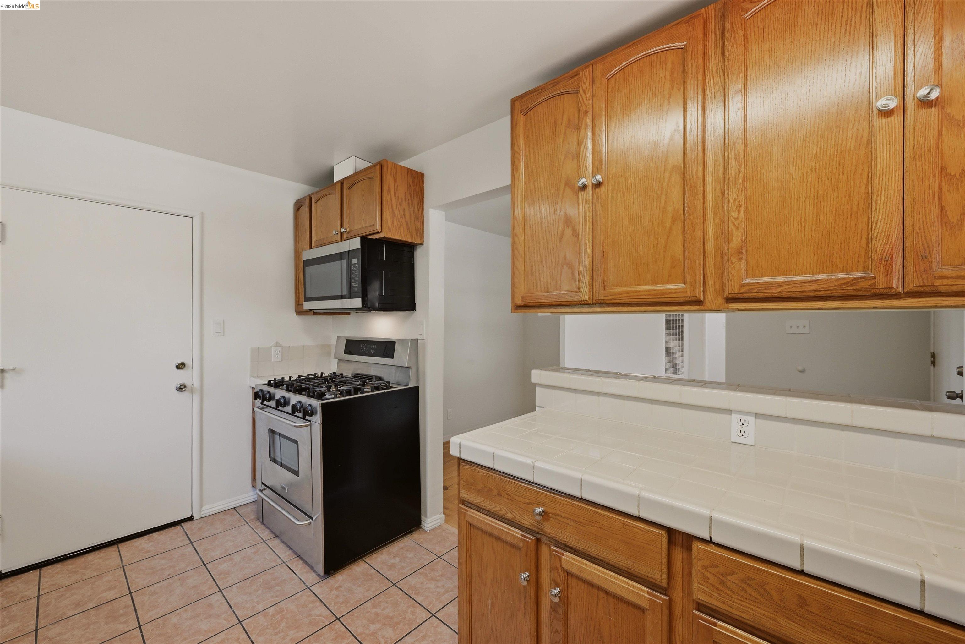 963 Devon Dr, Hayward CA 94542 — photo 13