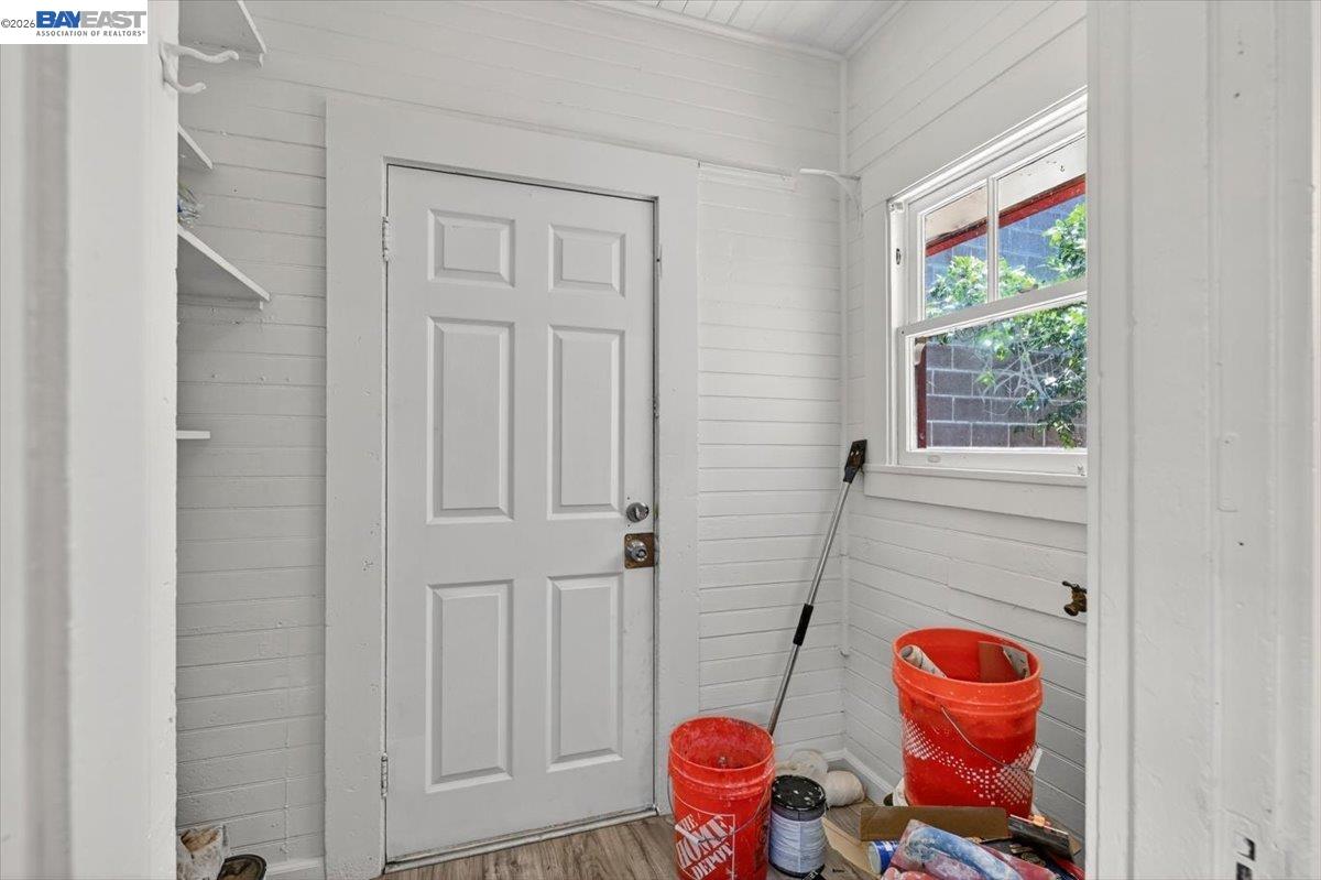 950 Loomis Ct, Oakland CA 94606 — photo 21