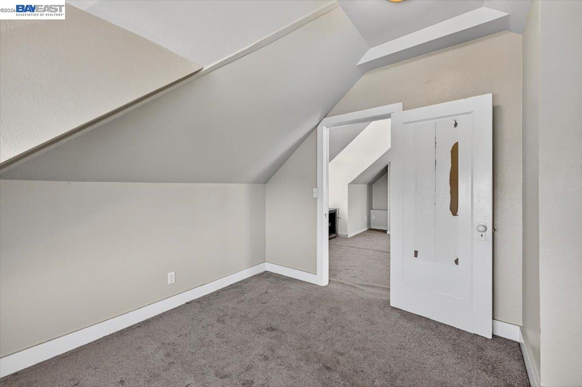 950 Loomis Ct, Oakland CA 94606 — photo 34