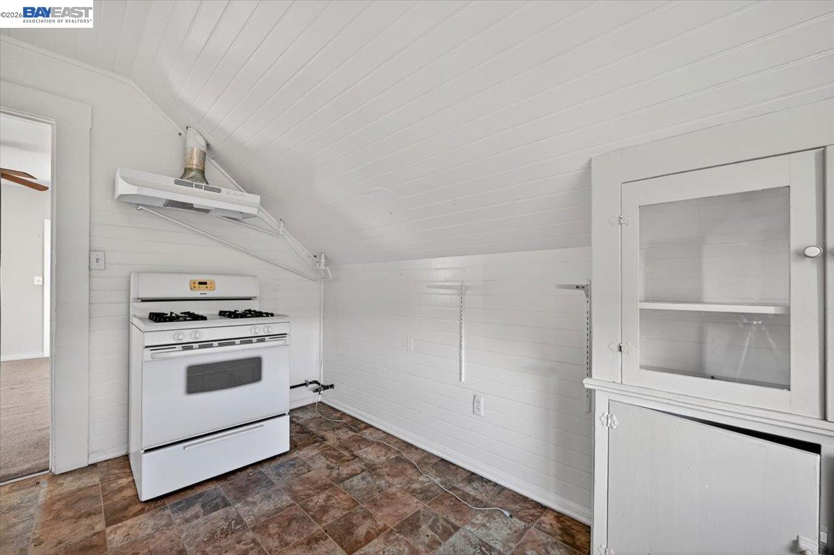 950 Loomis Ct, Oakland CA 94606 — photo 35
