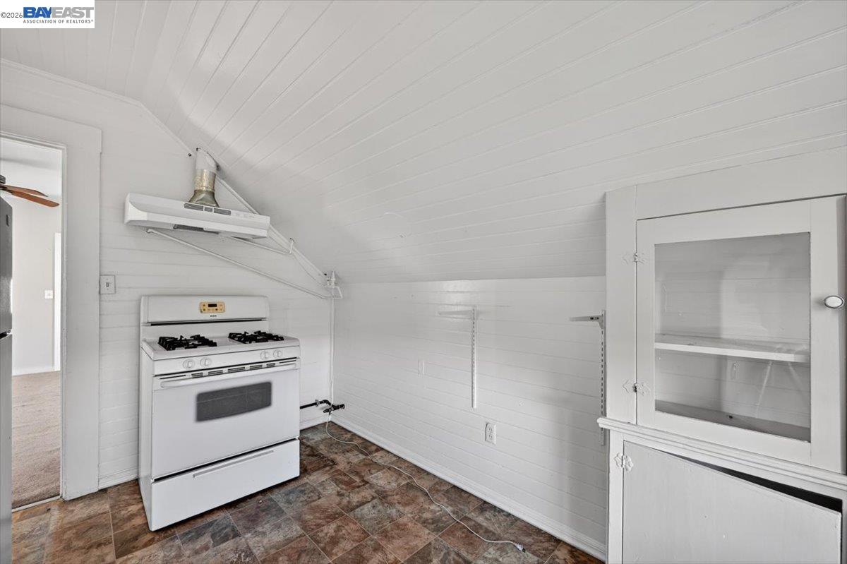 950 Loomis Ct, Oakland CA 94606 — photo 36