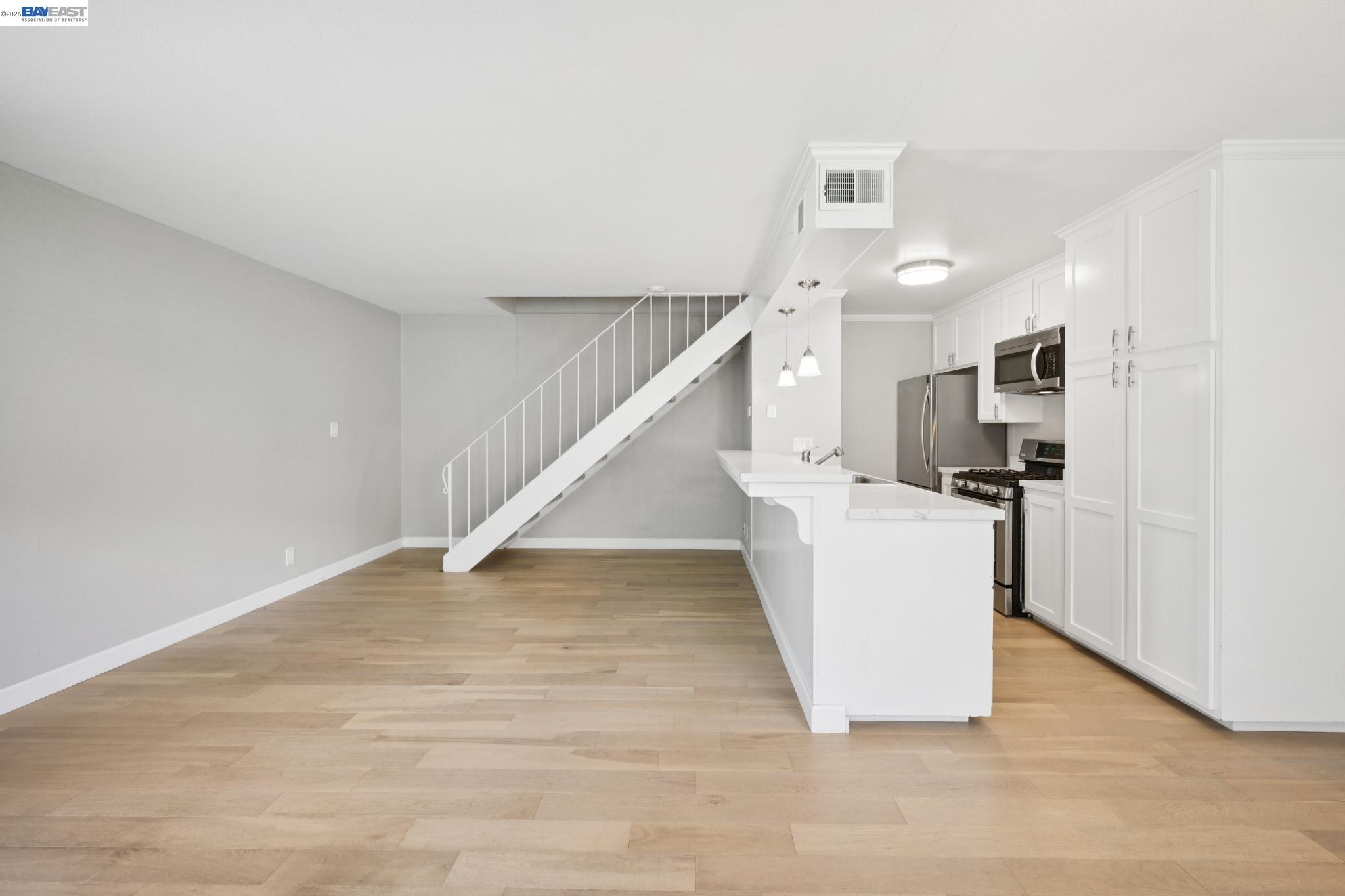 Photo #3: 41139660 Listing: Photo #3