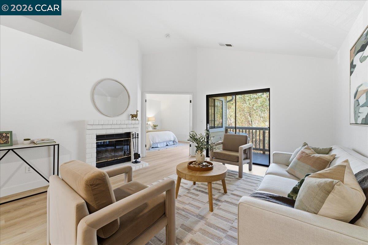 Photo #3: 41139692 Listing: Photo #3