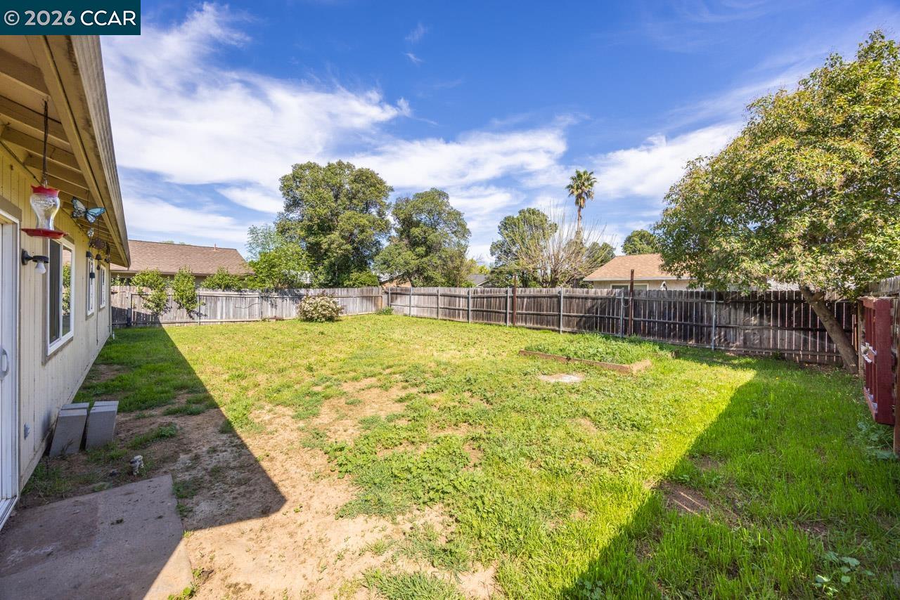 4009 Bairnsdale Way, Sacramento CA 95826 — photo 15