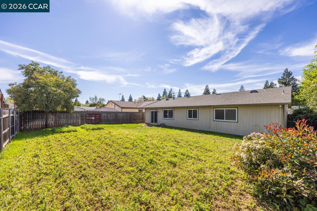 4009 Bairnsdale Way, Sacramento CA 95826 — photo 16