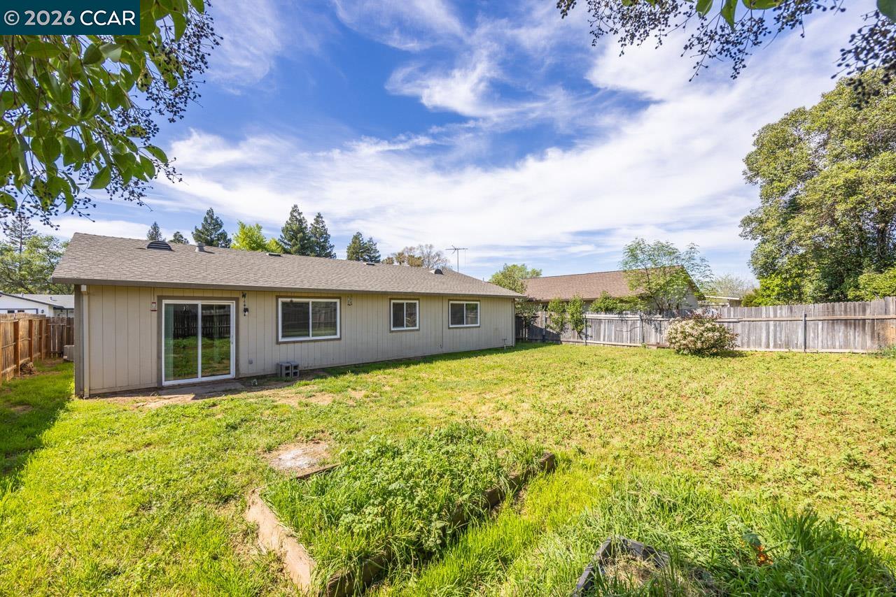 4009 Bairnsdale Way, Sacramento CA 95826 — photo 17