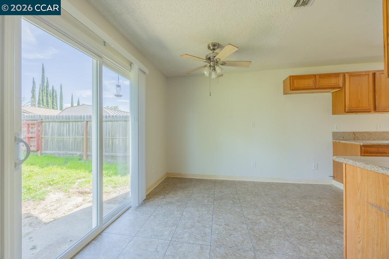 4009 Bairnsdale Way, Sacramento CA 95826 — photo 6