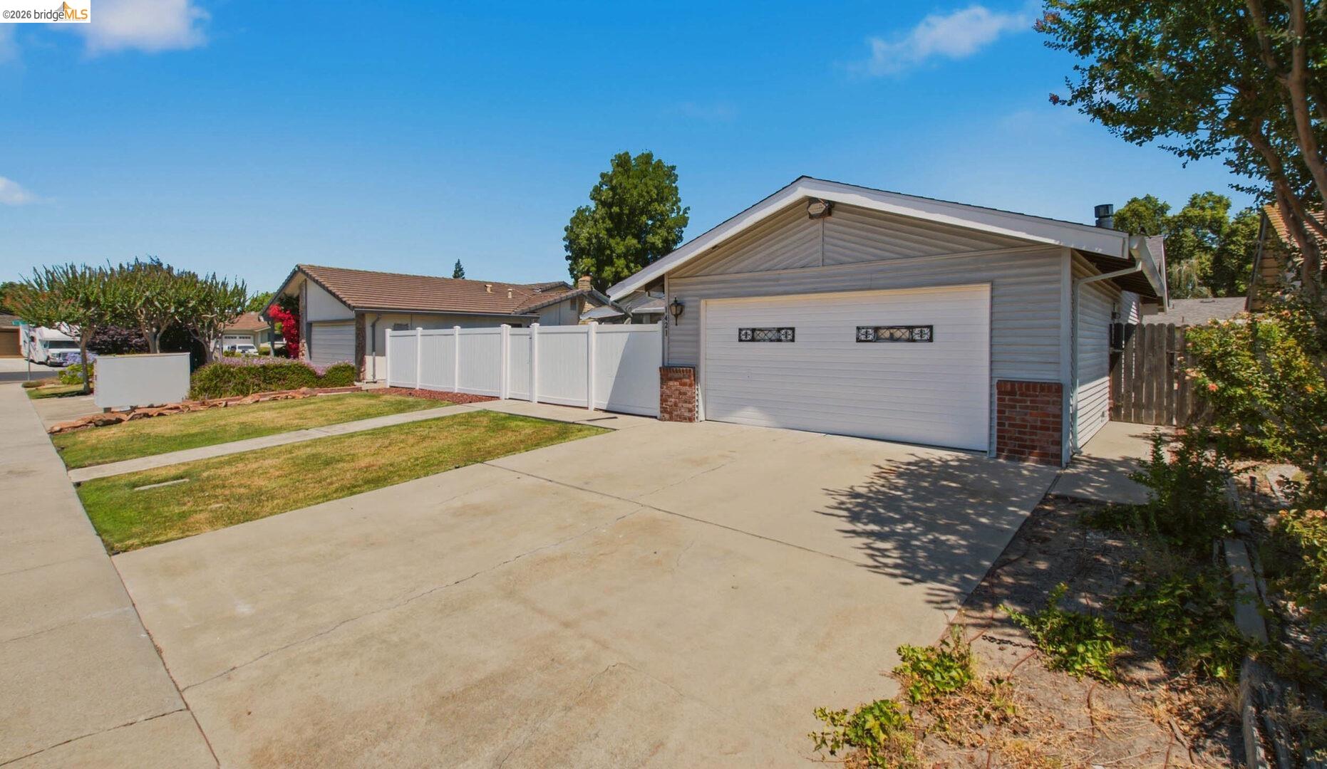1421 Woodmont WAY, Stockton CA 95209 — photo 4