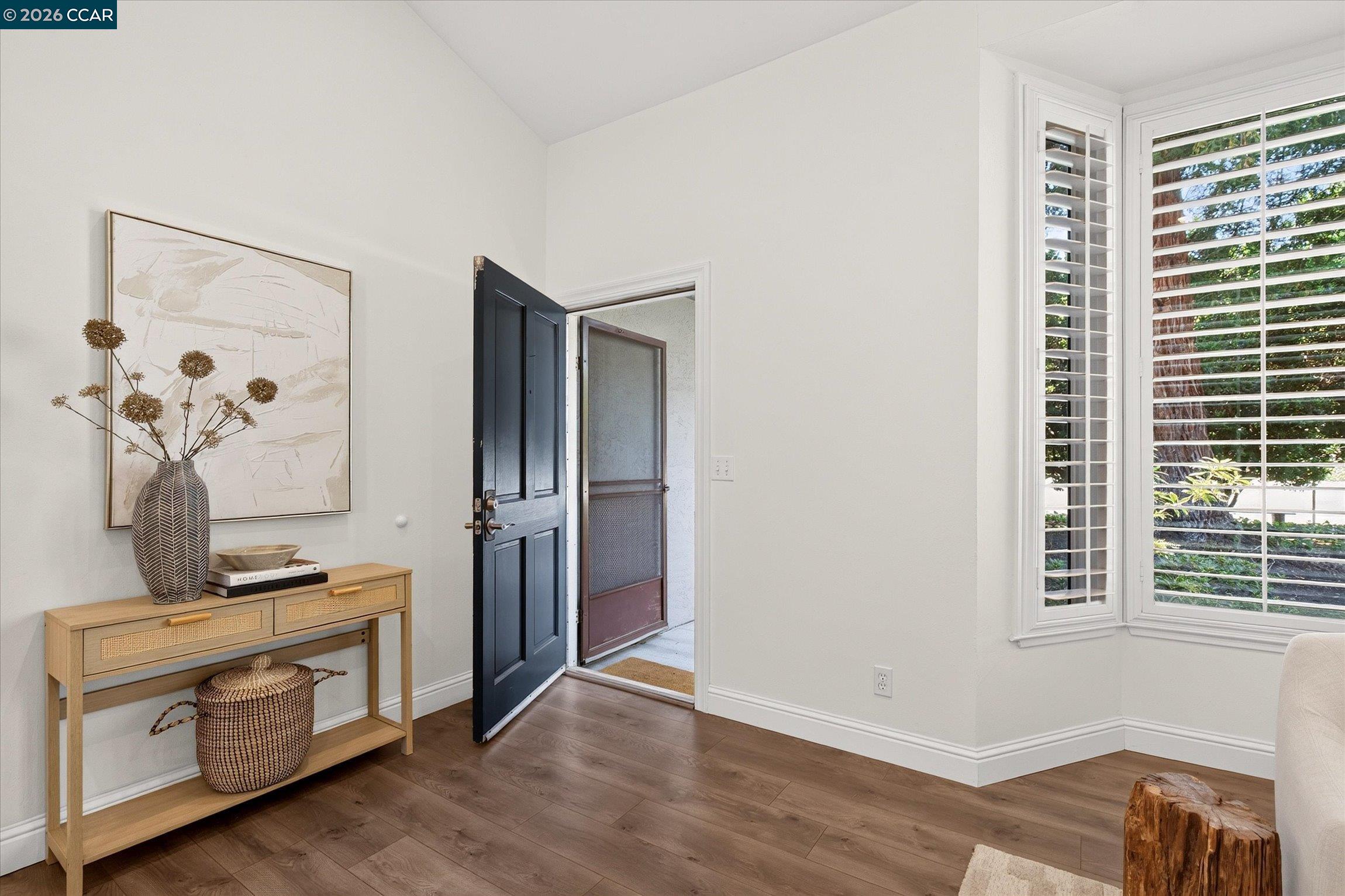 Photo #2: 41139707 Listing: Photo #2