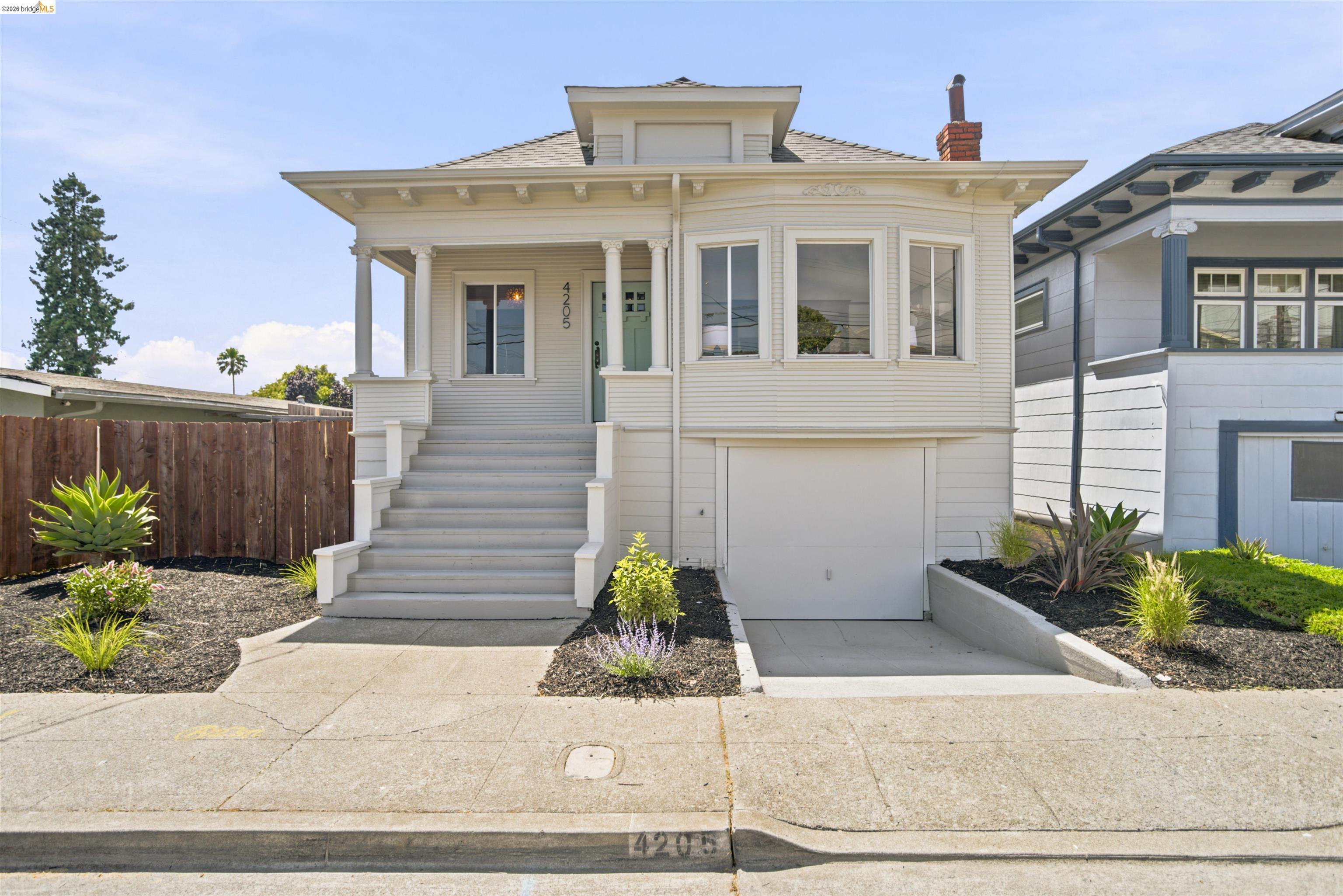 4205 West St, Oakland
