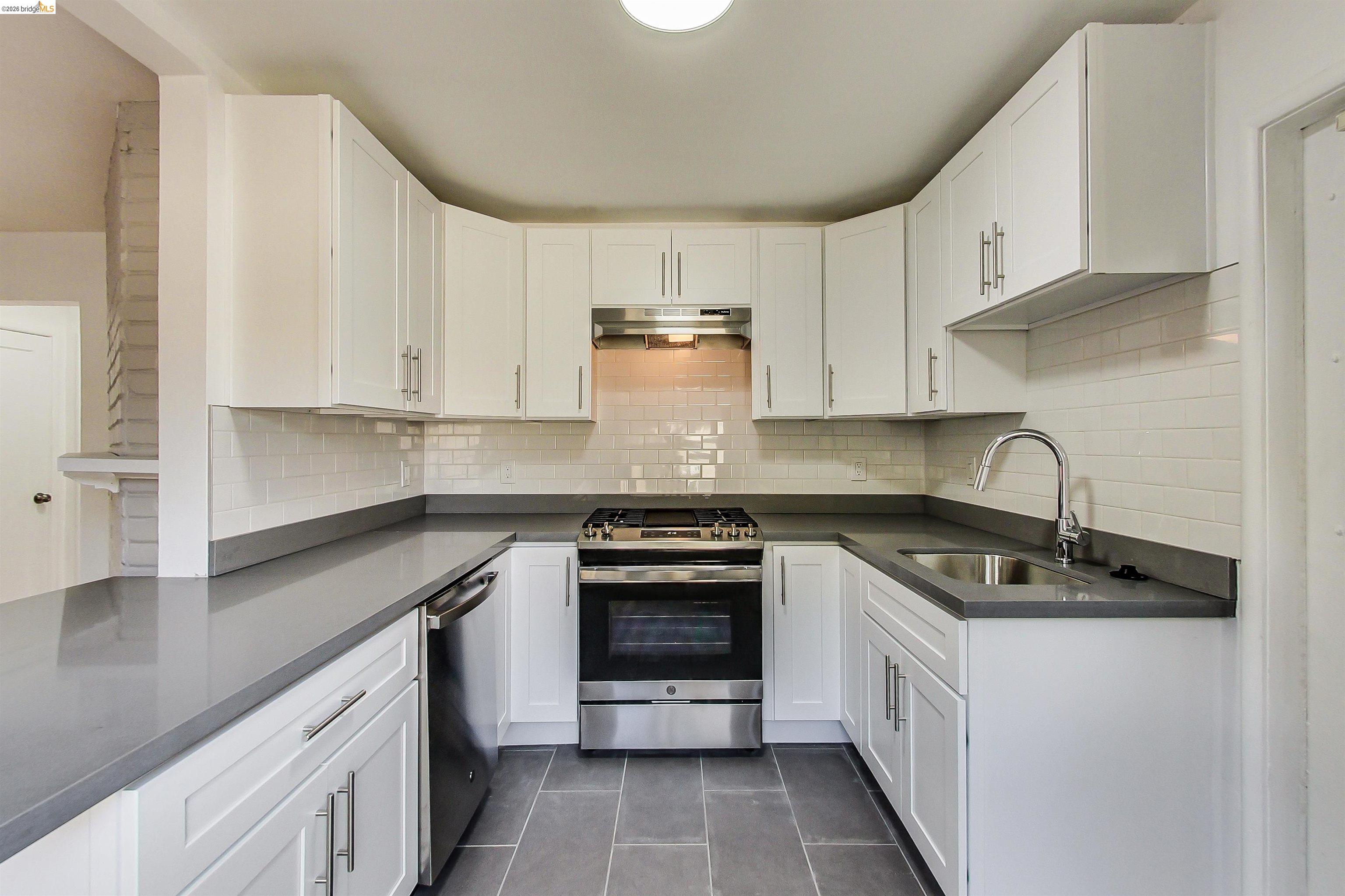 1207 University Ave, Berkeley CA 94702 — photo 23
