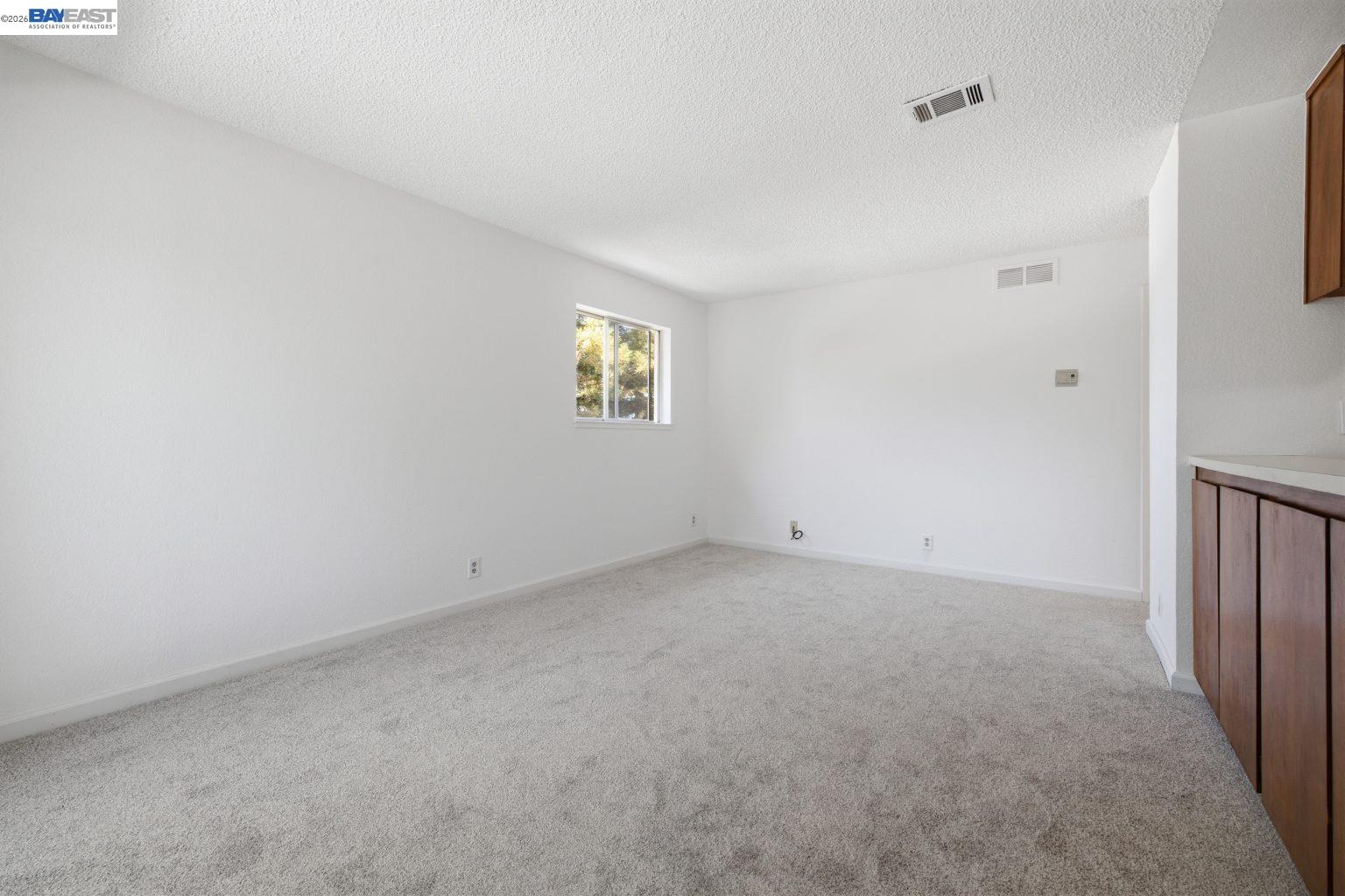 Photo #3: 41139755 Listing: Photo #3