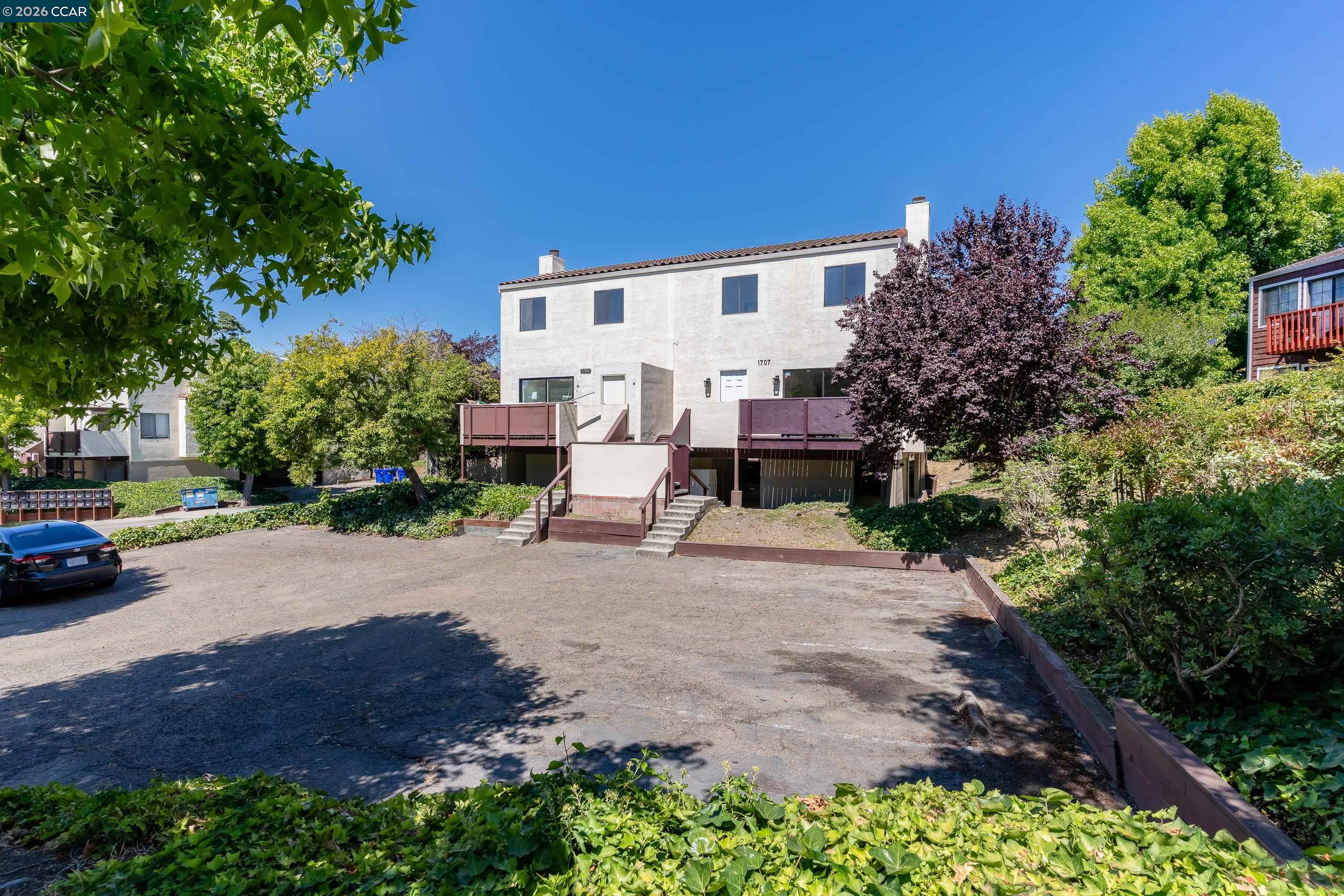 1707 Dalessi Dr, Pinole CA 94564 — photo 2