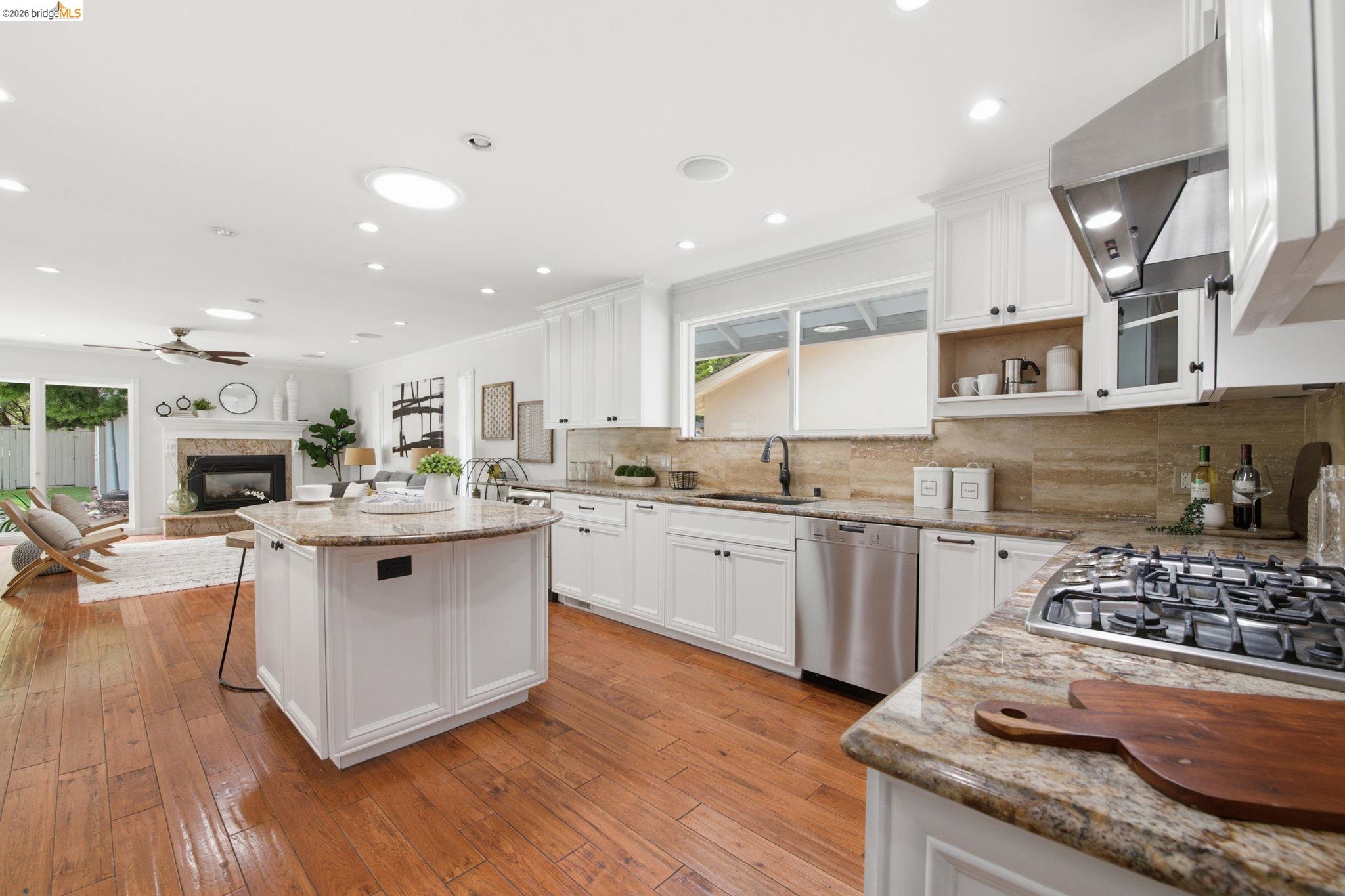 8170 Surrey Ln, Oakland CA 94605 — photo 25