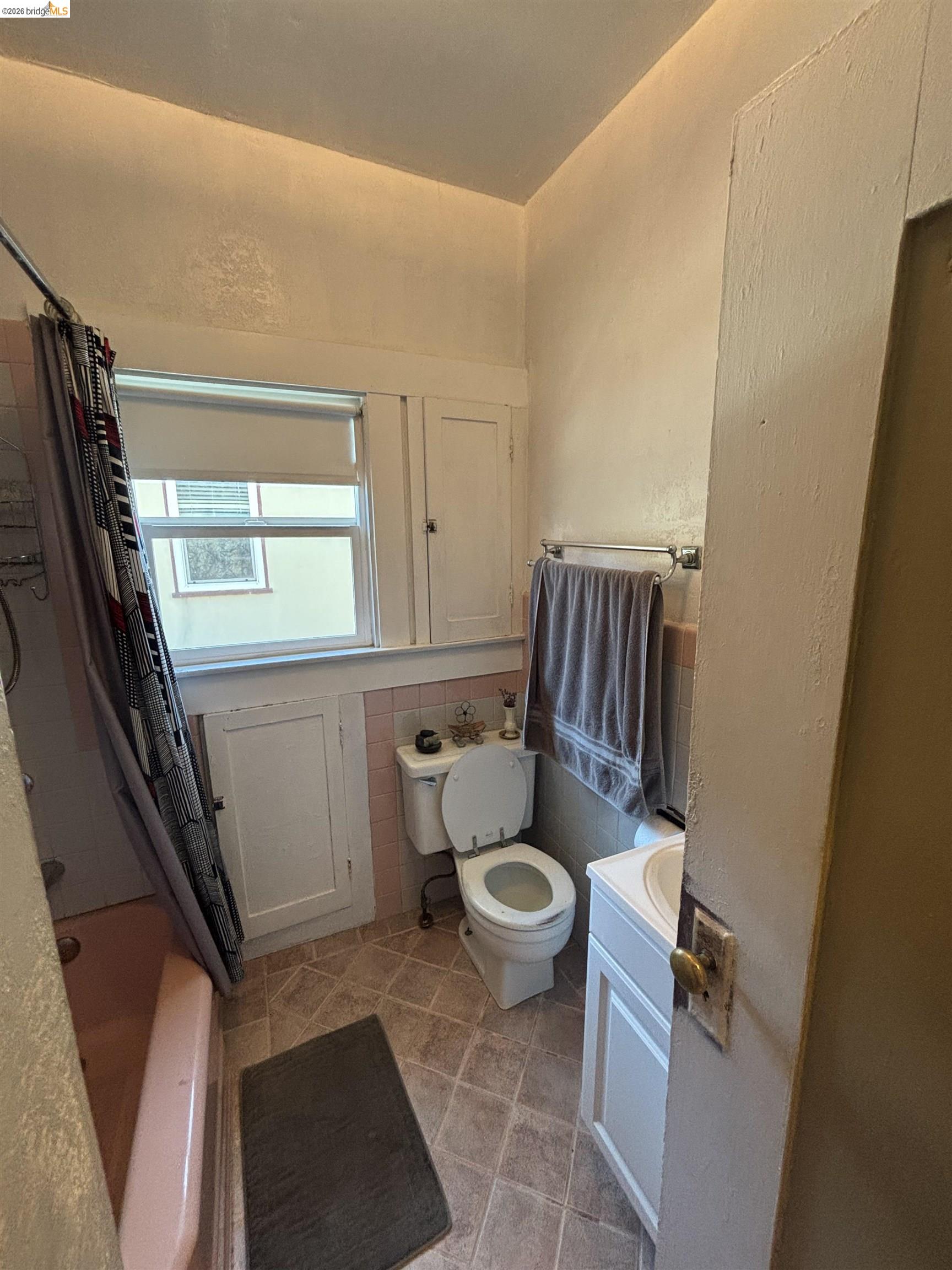 915 39Th St, Oakland CA 94608 — photo 11
