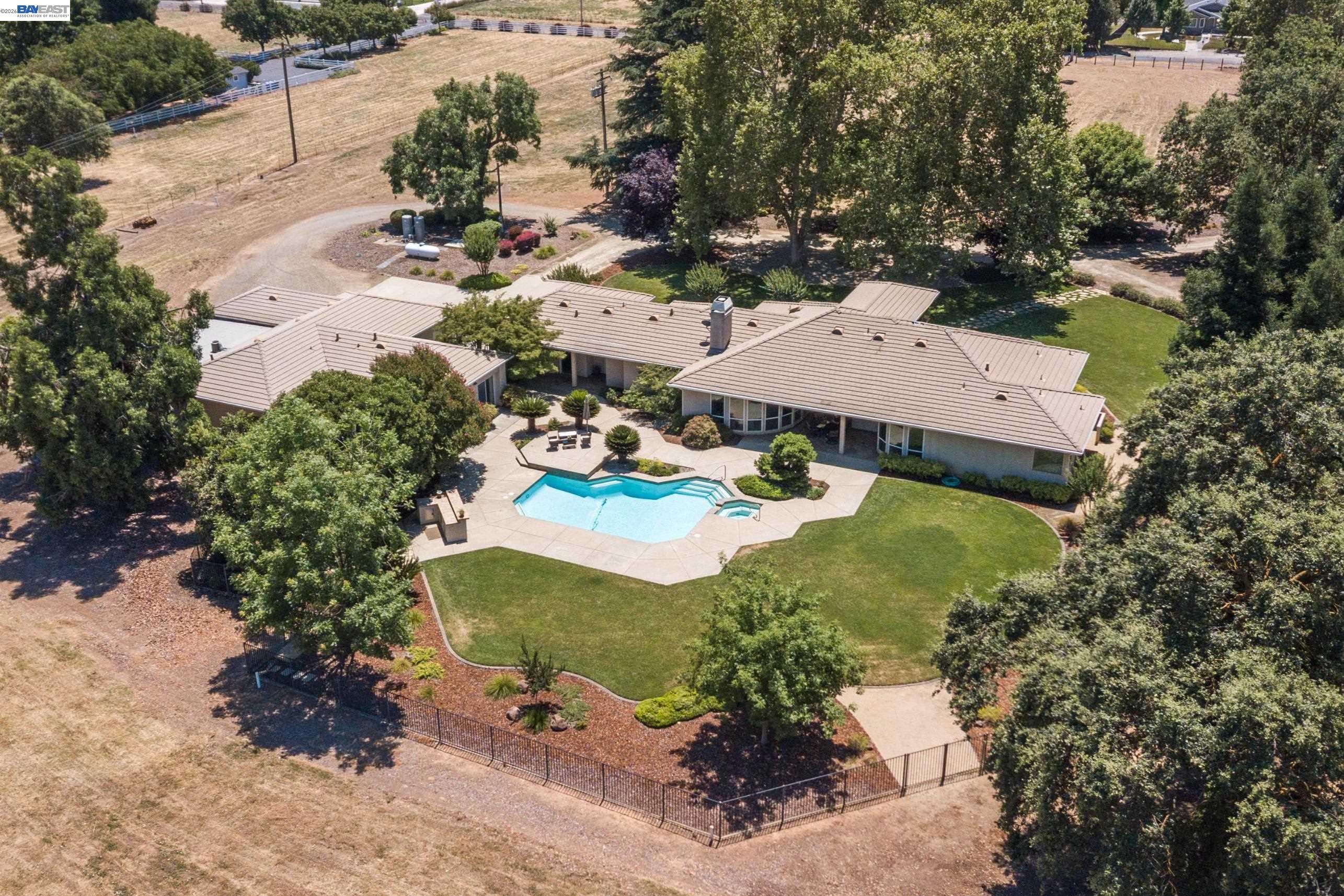 10055 Justamere Ln, Elk Grove CA 95624 — photo 3
