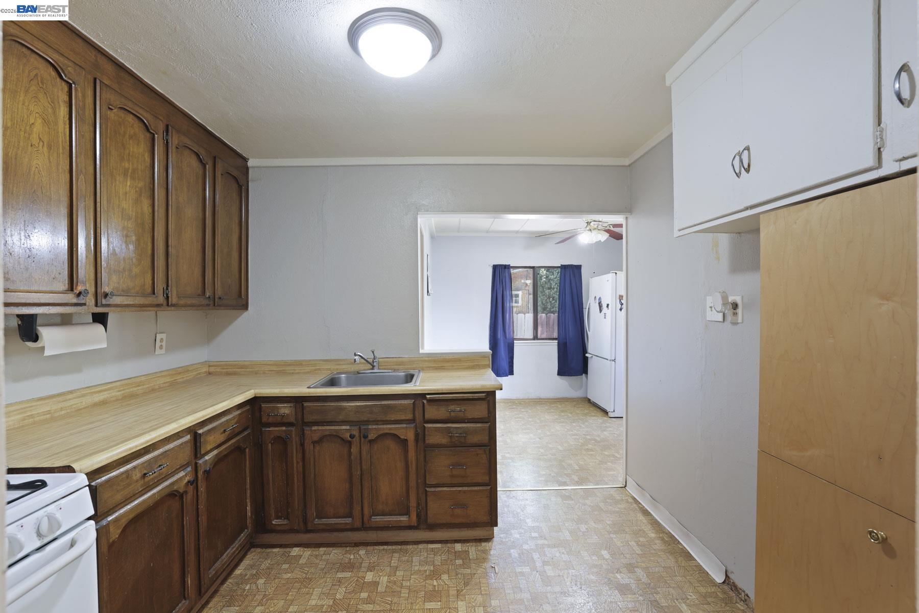 505 W 9Th St, Tracy CA 95376 — photo 9