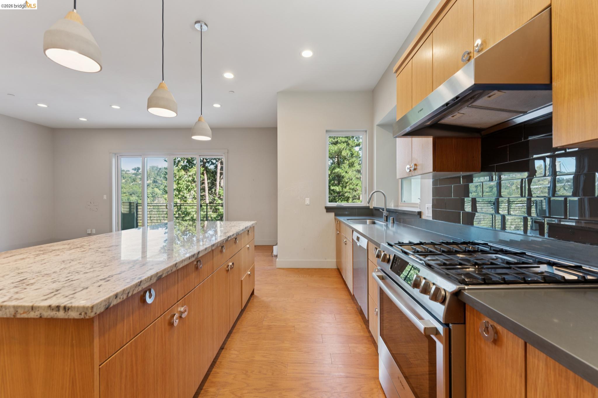 5917 Balboa, Oakland CA 94611 — photo 13