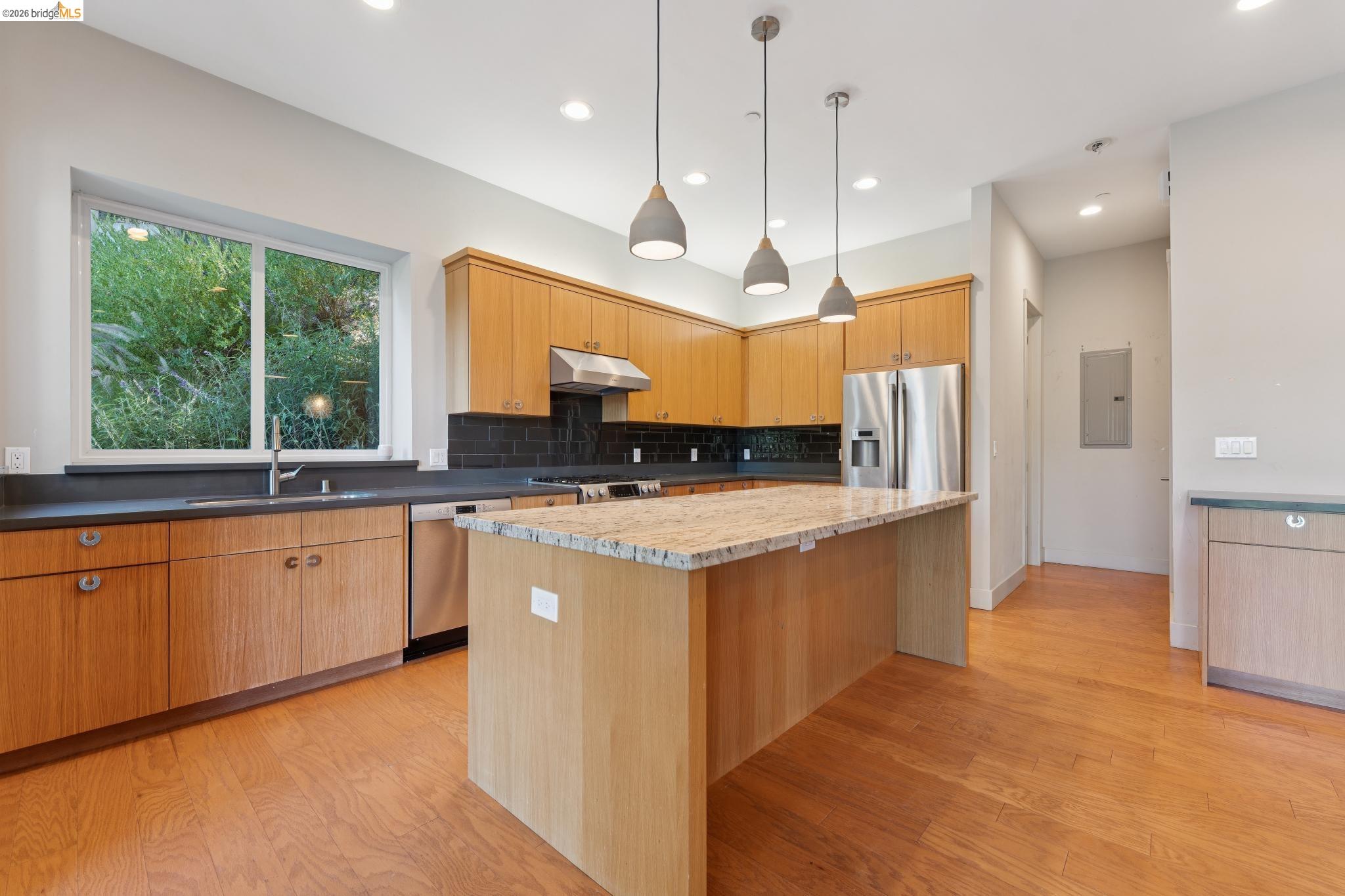 5917 Balboa, Oakland CA 94611 — photo 10