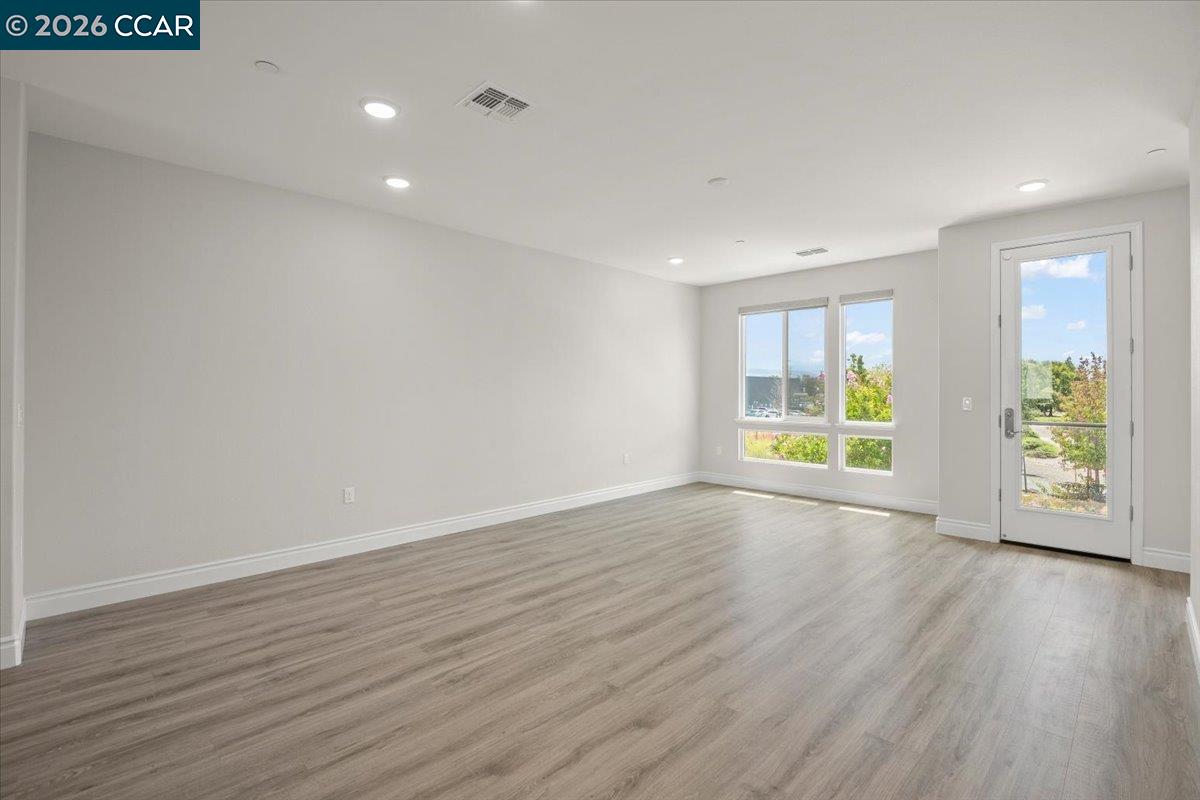 Photo #5: 41139889 Listing: Photo #5