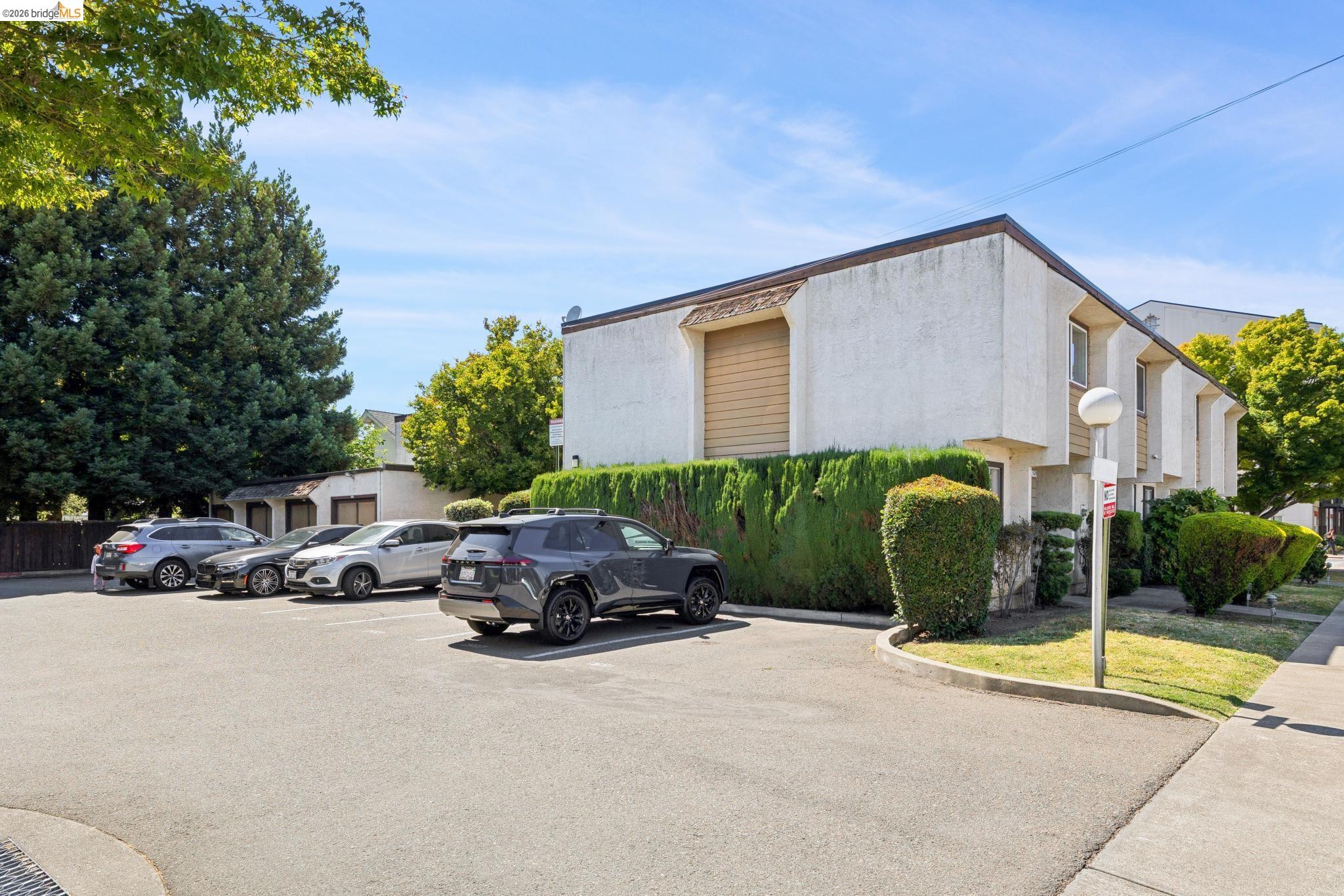 Photo #2: 41139904 Listing: Photo #2