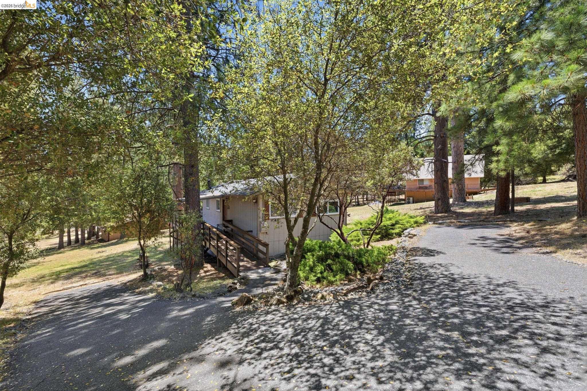 19666 Cottonwood St, Groveland CA 95321 — photo 2