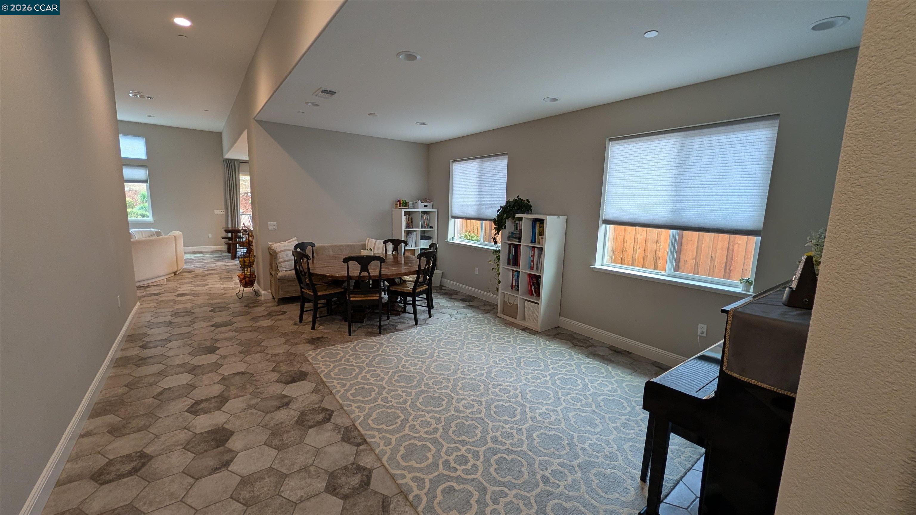 1813 Holsteiner Dr, Fairfield CA 94534 — photo 4