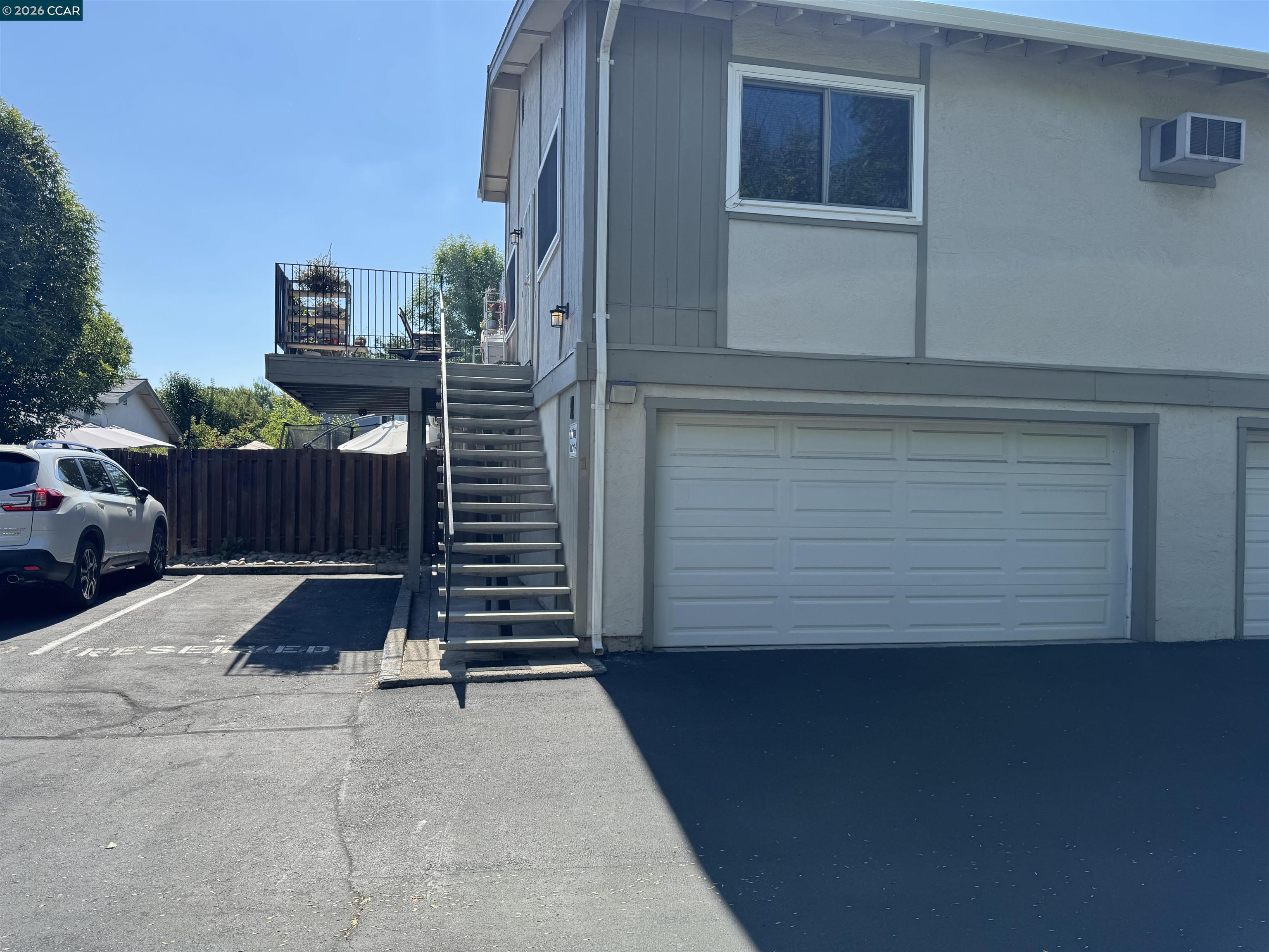 Photo #1: 41139999 Listing: Photo #1