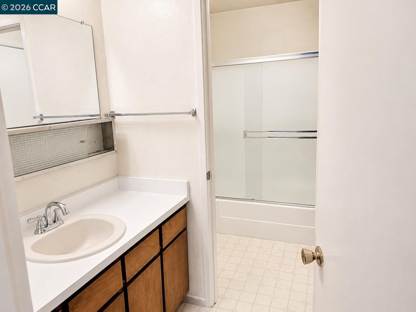 1070 Mohr Ln # 1, Concord CA 94518 — photo 6