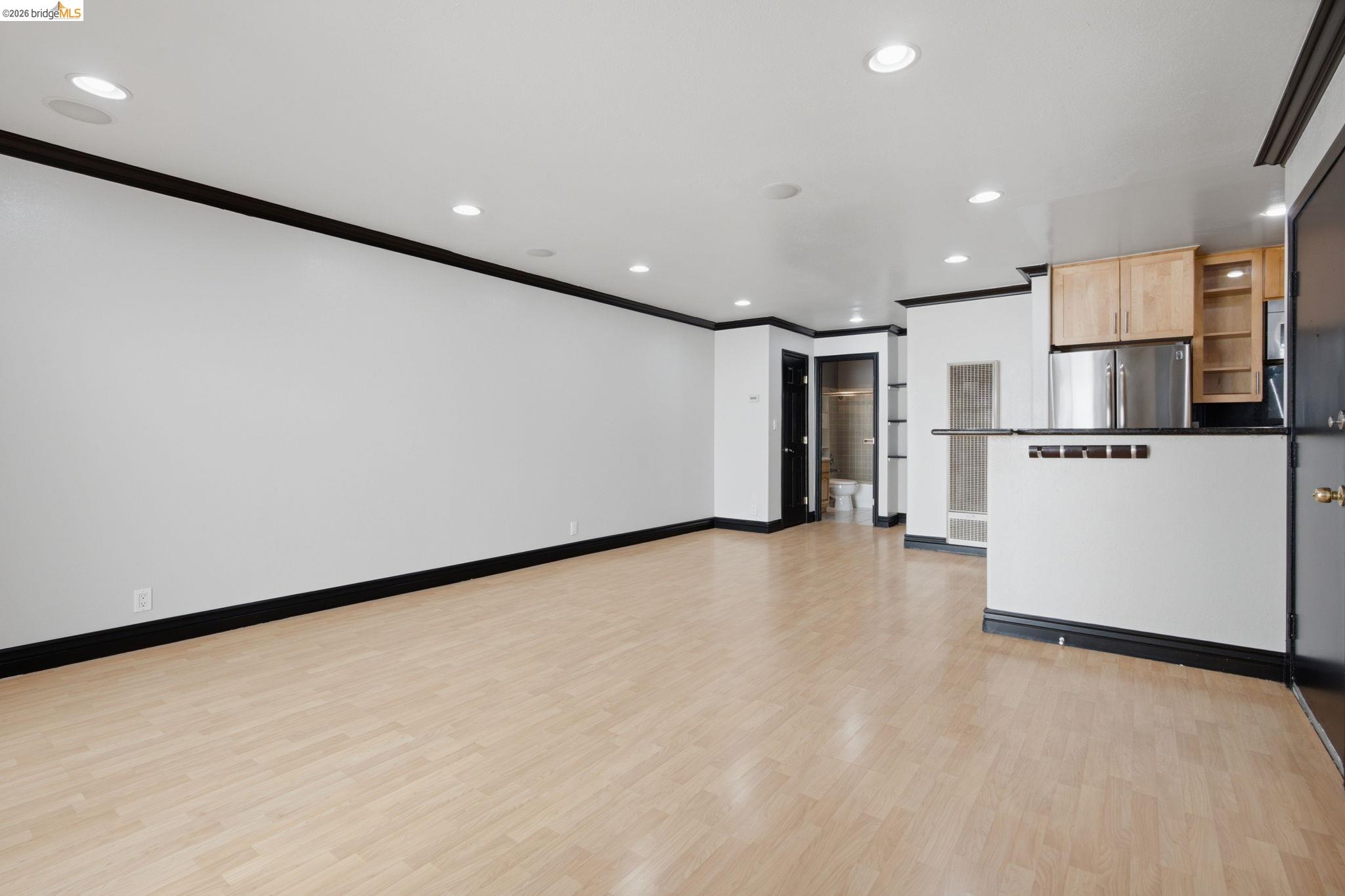 Photo #3: 41140016 Listing: Photo #3