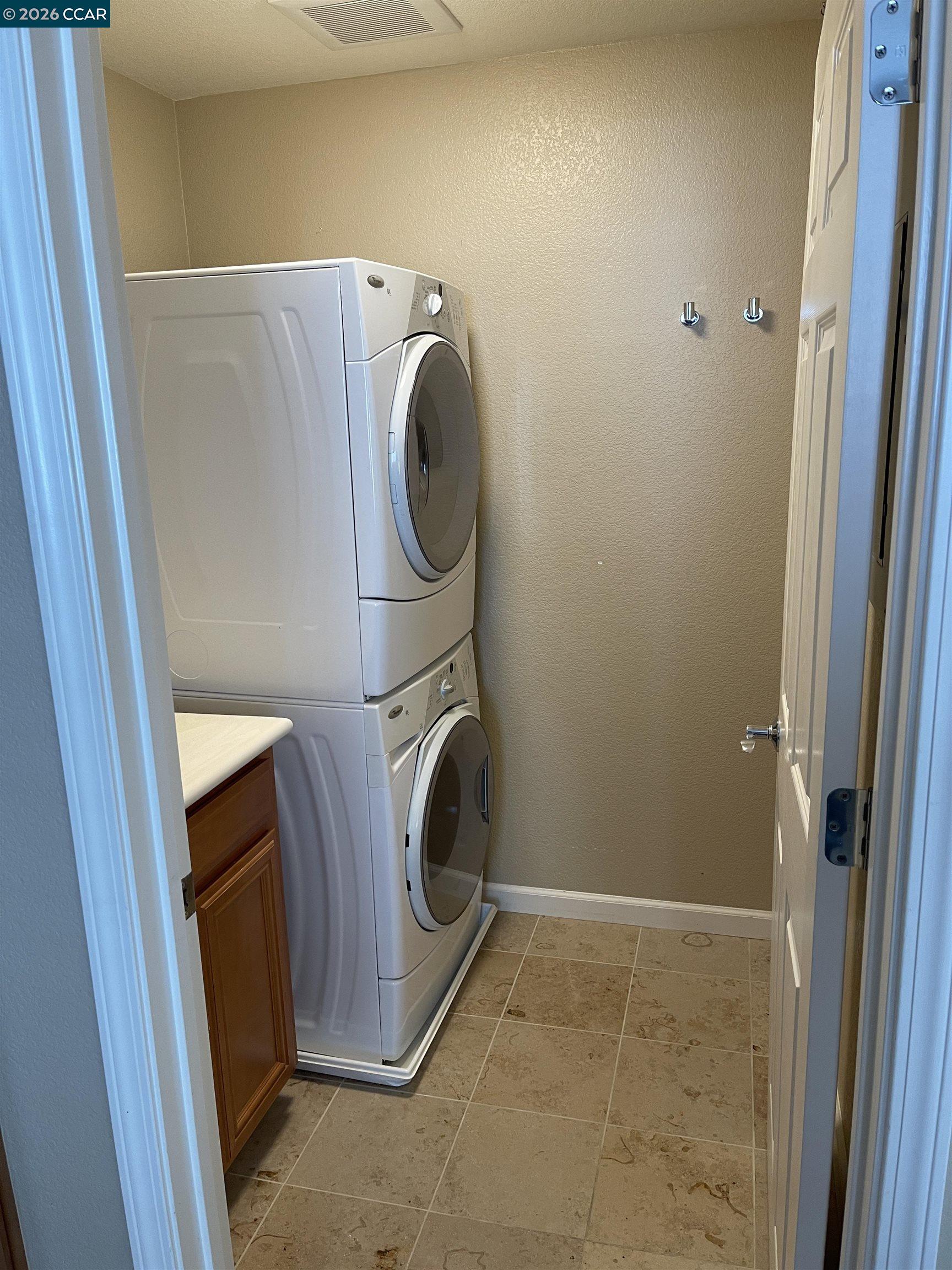 Photo #3: 41140024 Listing: Photo #3
