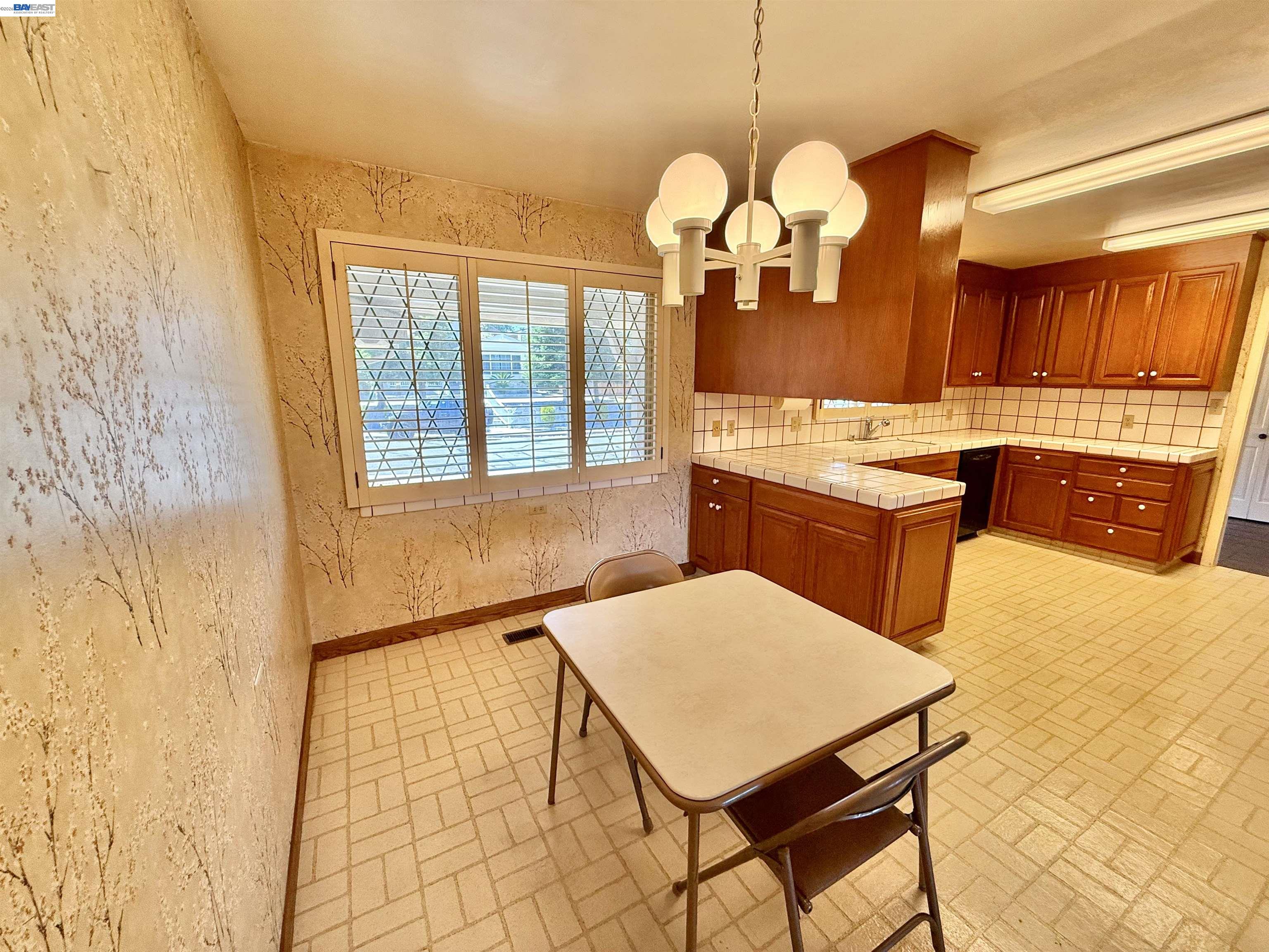 2164 Lakeview Dr, San Leandro CA 94577 — photo 13