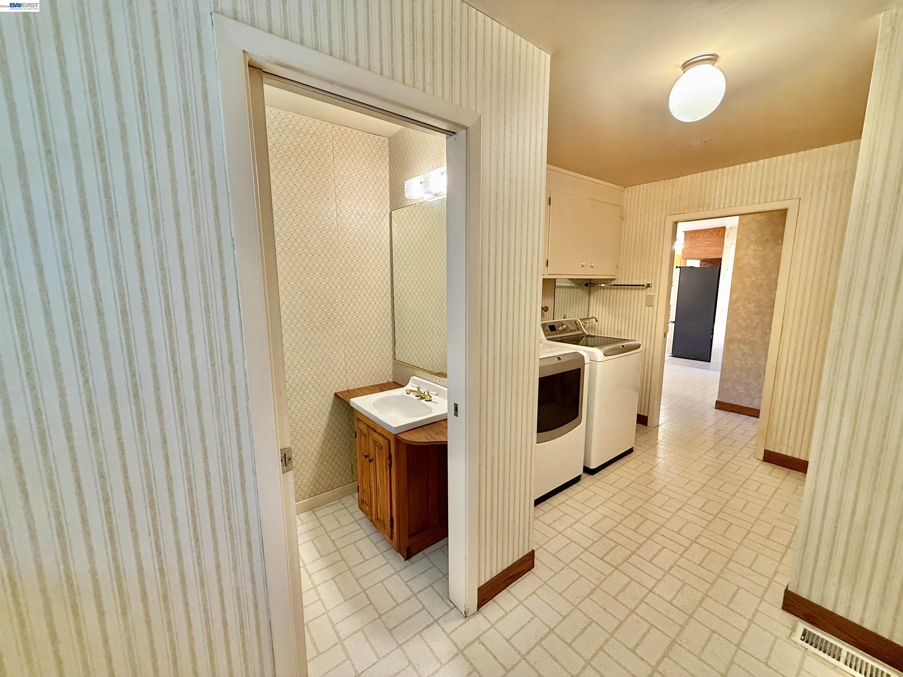 2164 Lakeview Dr, San Leandro CA 94577 — photo 19