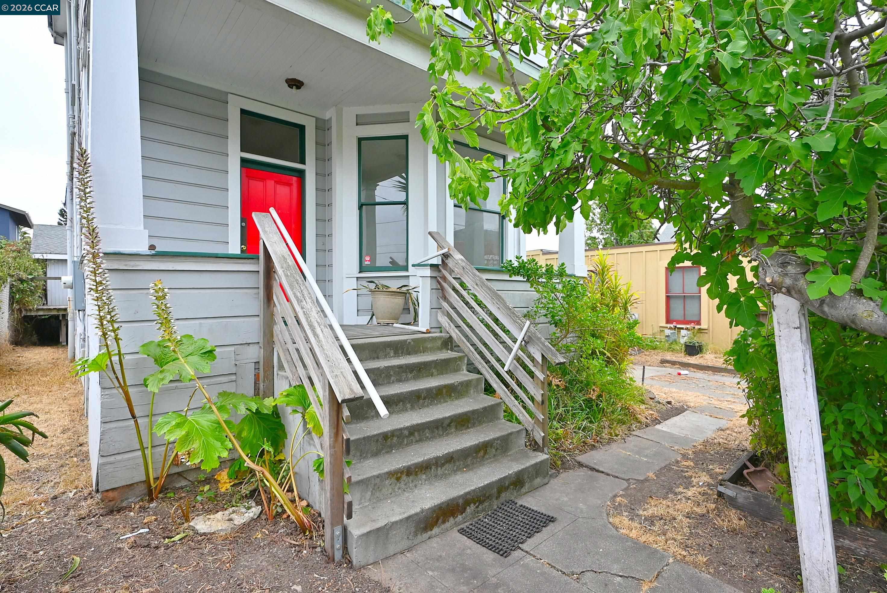979 Grace Ave, Oakland CA 94608 — photo 3