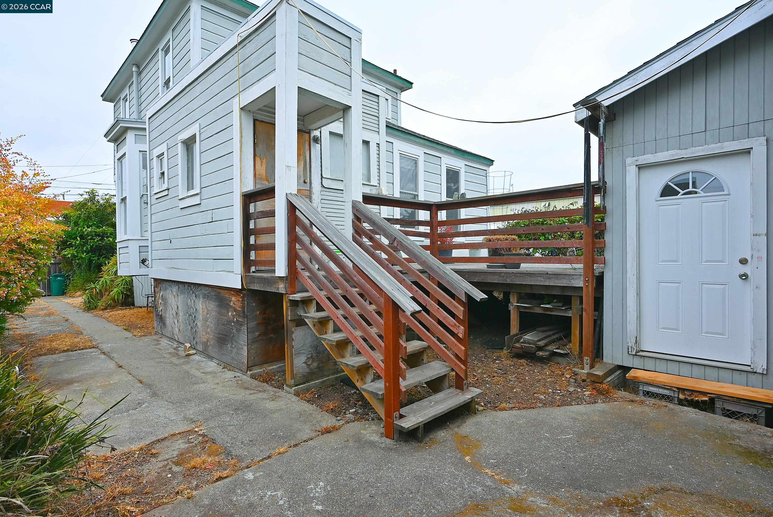 979 Grace Ave, Oakland CA 94608 — photo 32