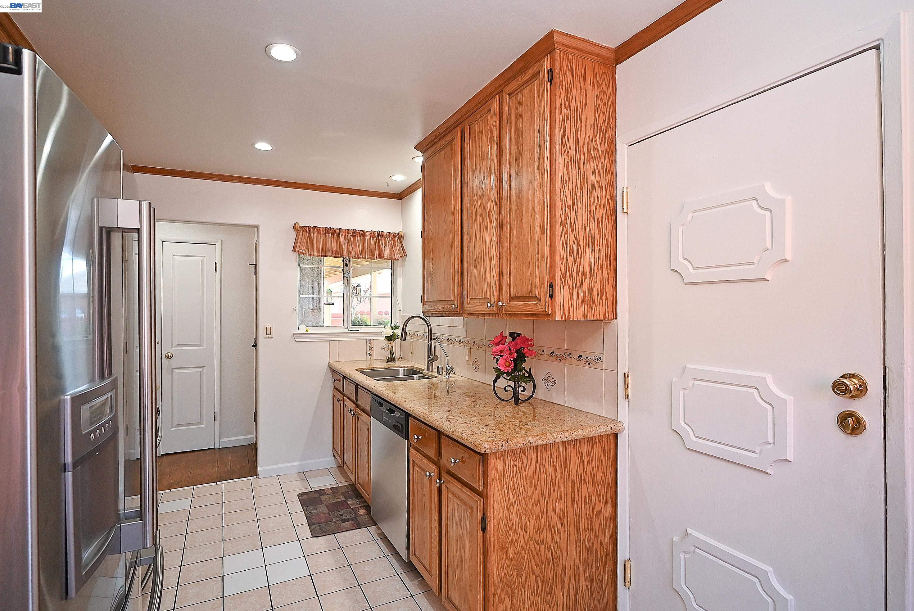 26454 Taft St, Hayward CA 94544 — photo 10