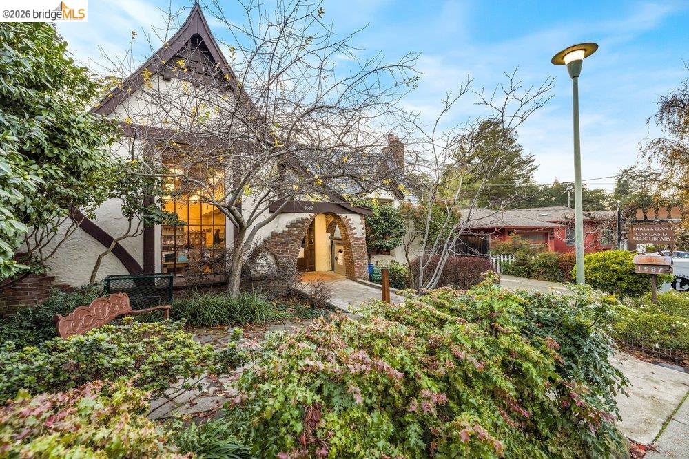 31 Harbord Court, Oakland CA 94618 — photo 59