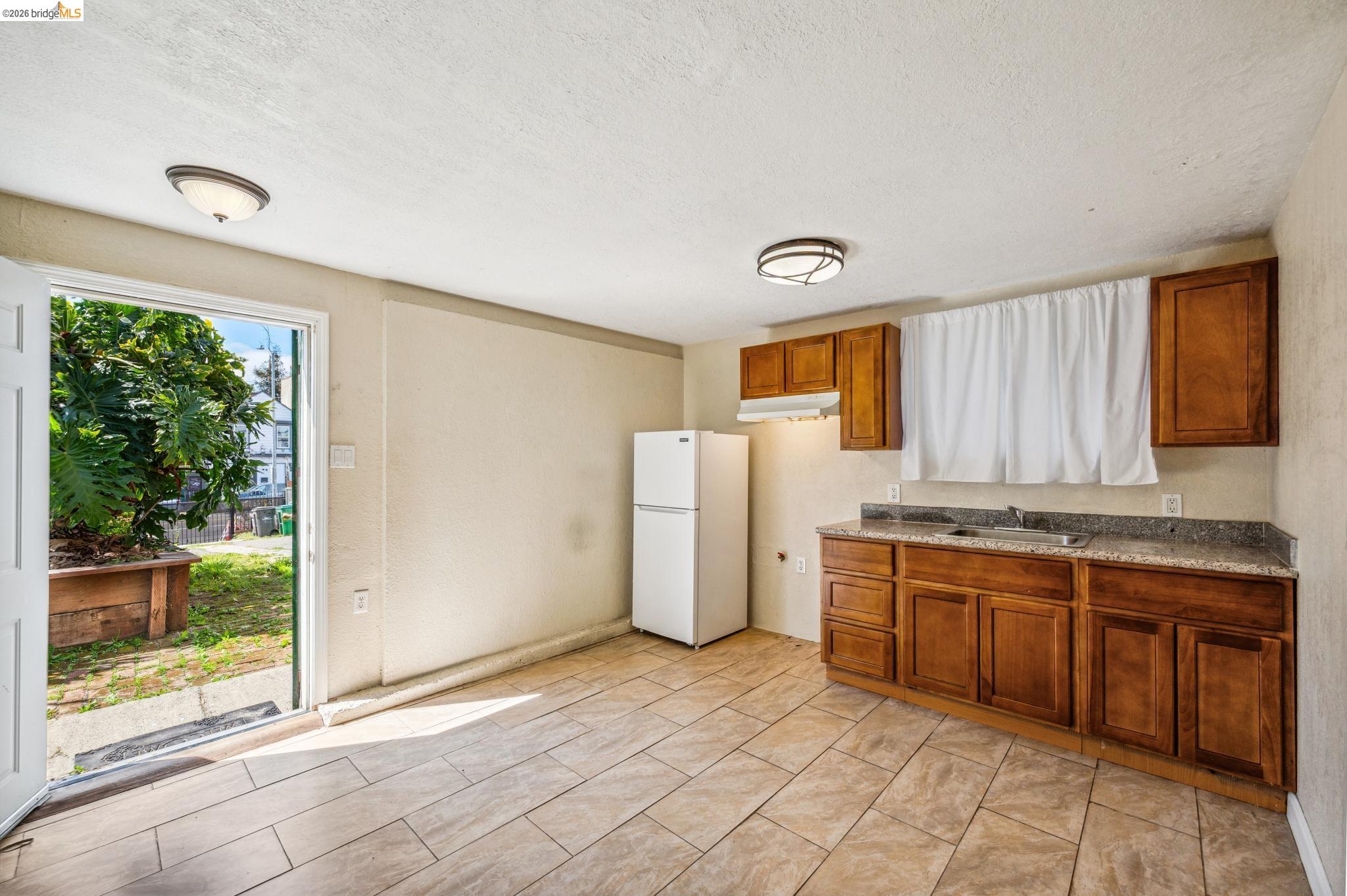 1820 International Blvd, Oakland CA 94606 — photo 54