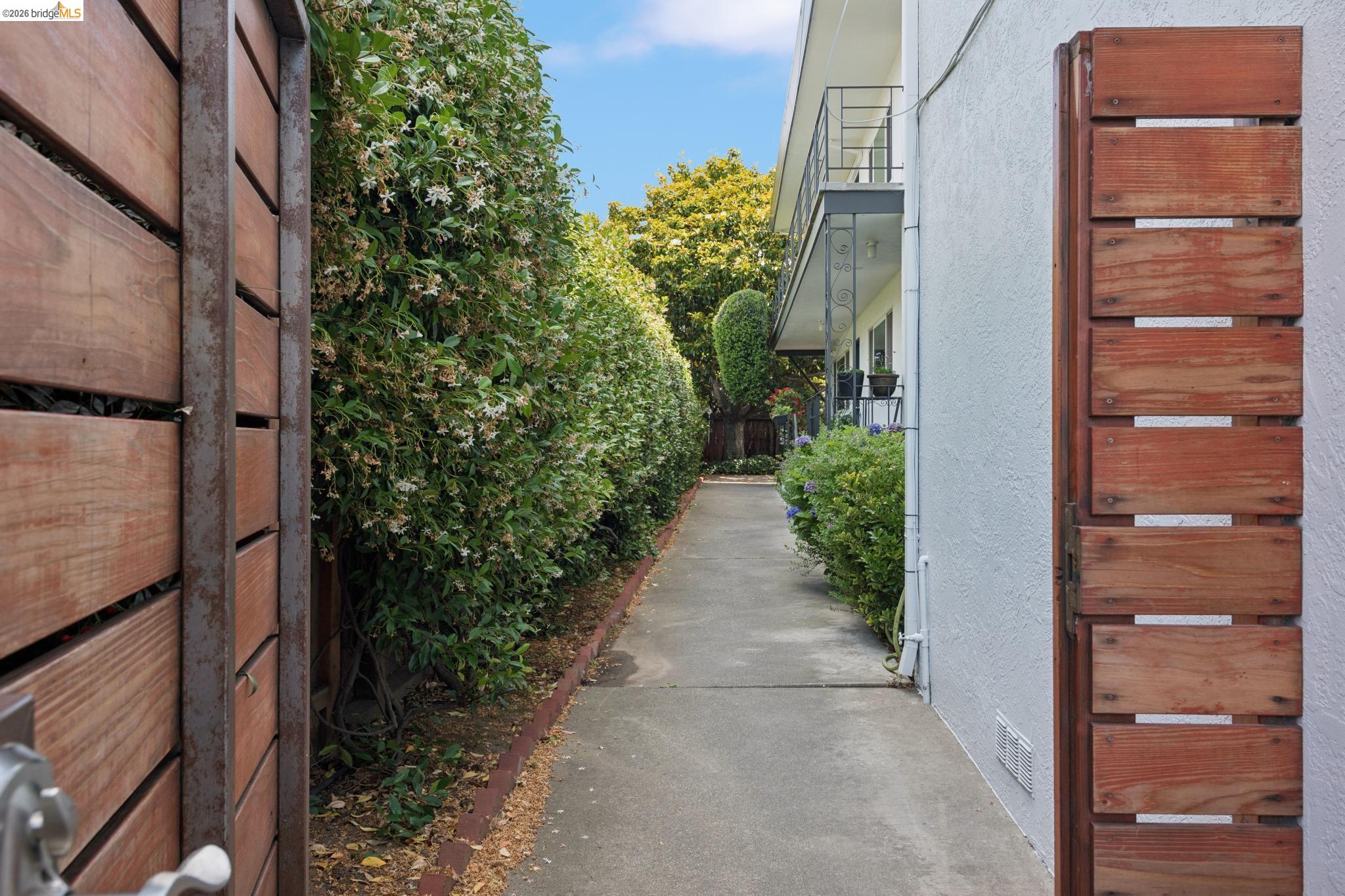 Photo #2: 41140137 Listing: Photo #2