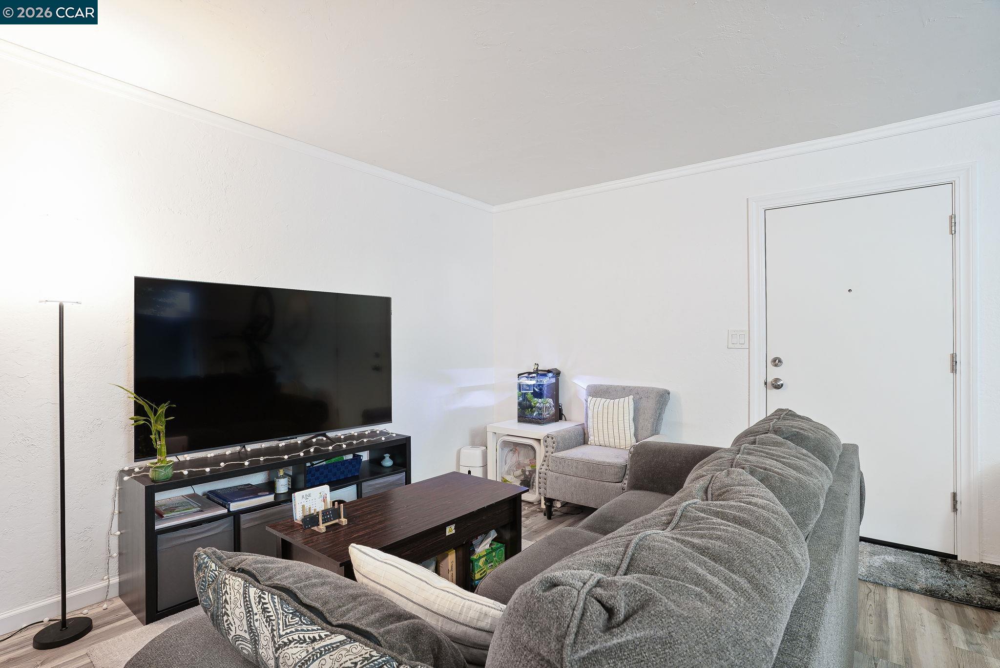 Photo #4: 41140148 Listing: Photo #4