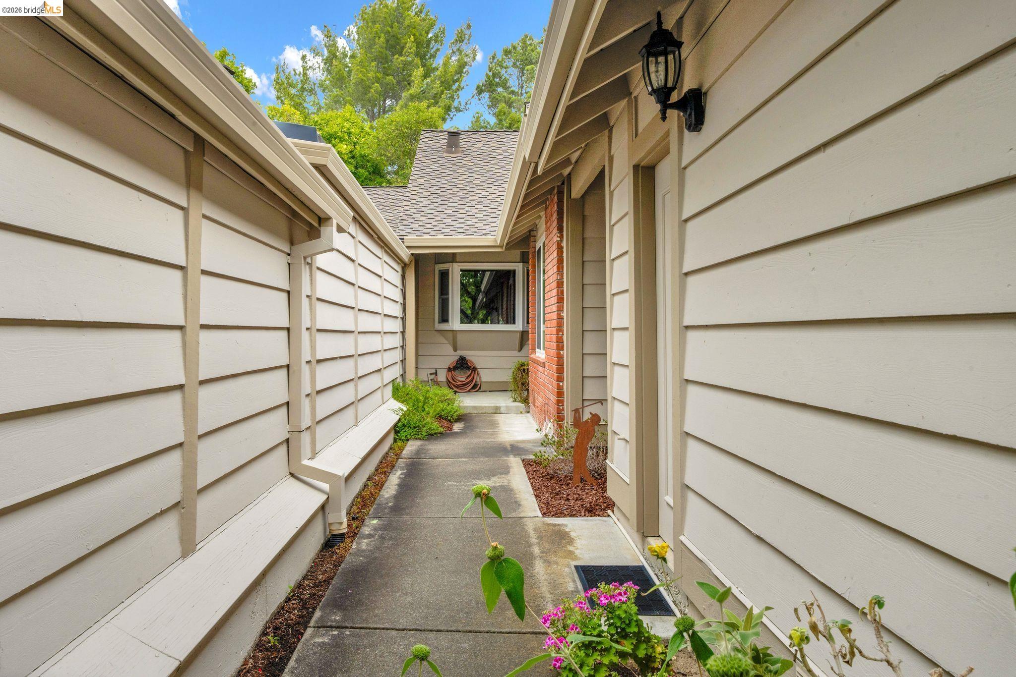 Photo #3: 41140161 Listing: Photo #3