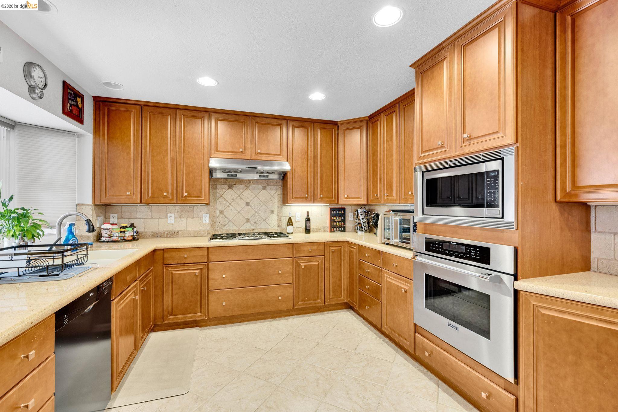 Photo #5: 41140161 Listing: Photo #5