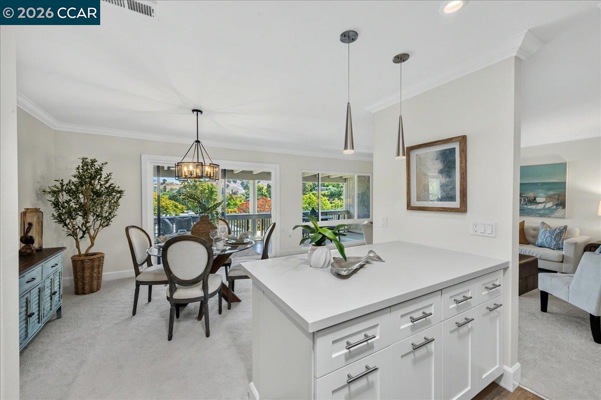 Photo #4: 41140172 Listing: Photo #4