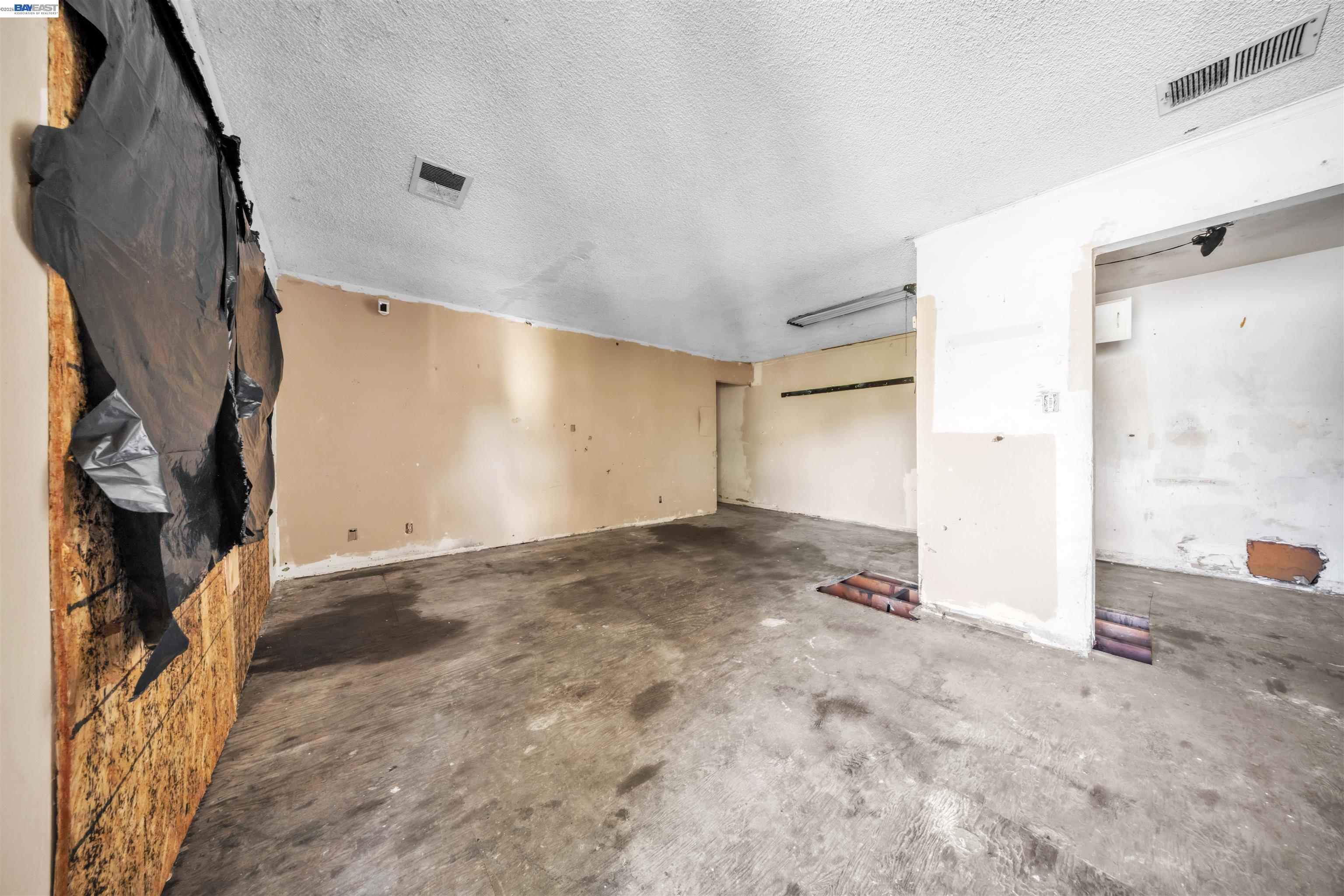 Photo #9: 41140208 Listing: Photo #9